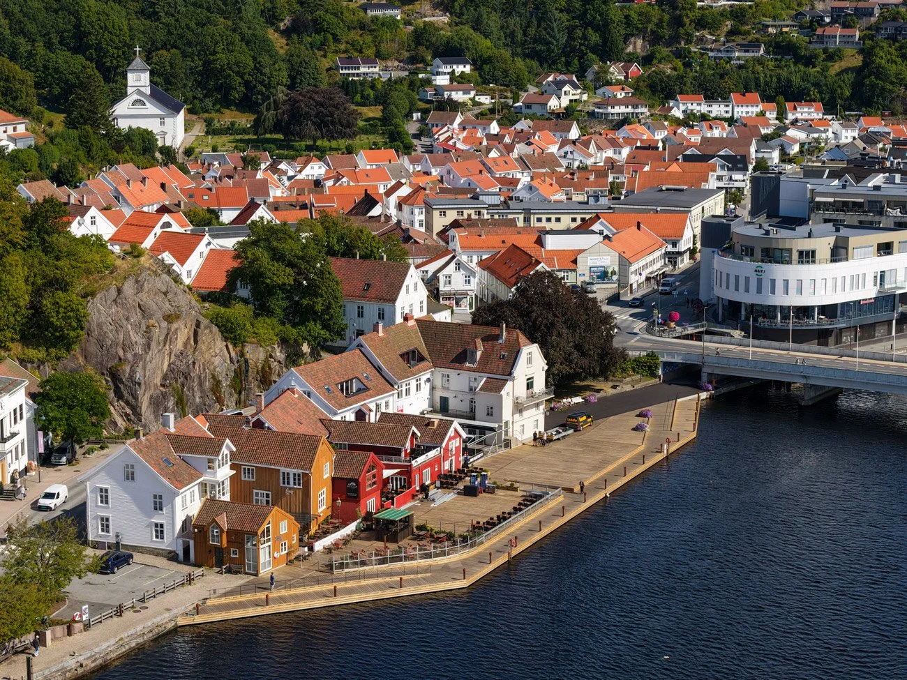 Allmenningen brygge, Mandal sentrum.