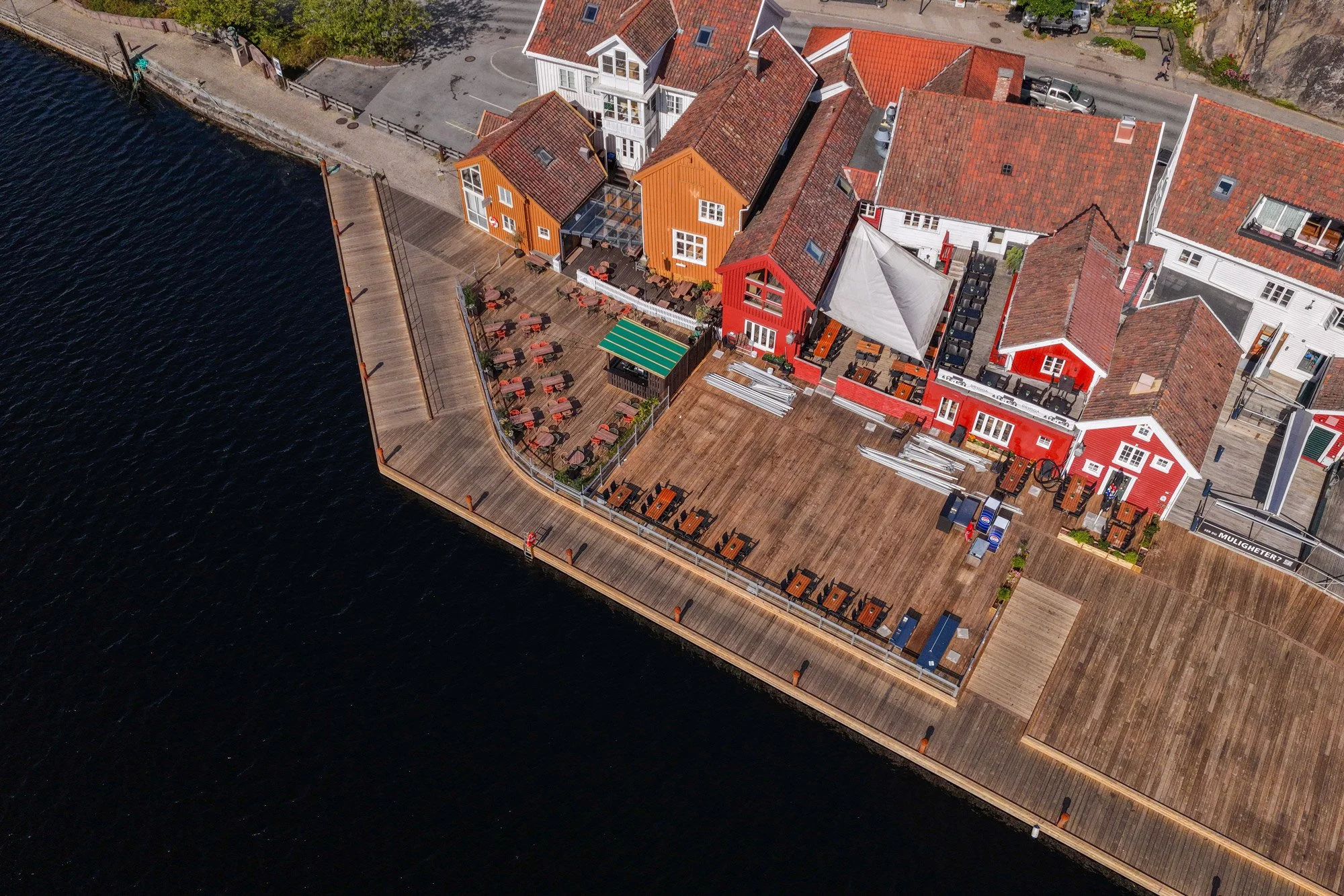 Allmenningen brygge, Mandal sentrum.
