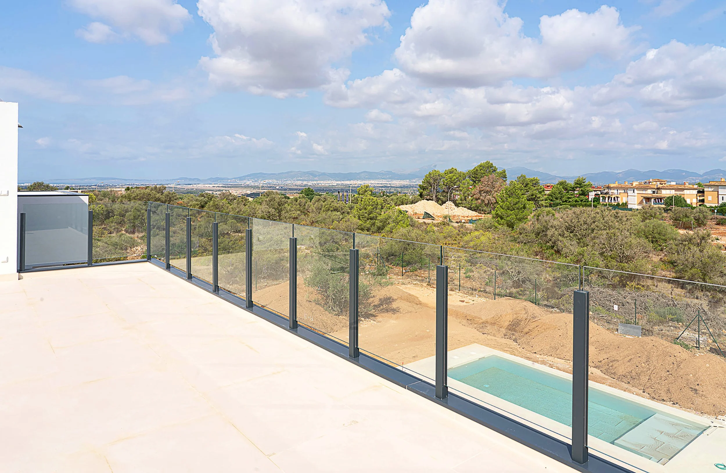 SG116 OUTDOORS TERRACE