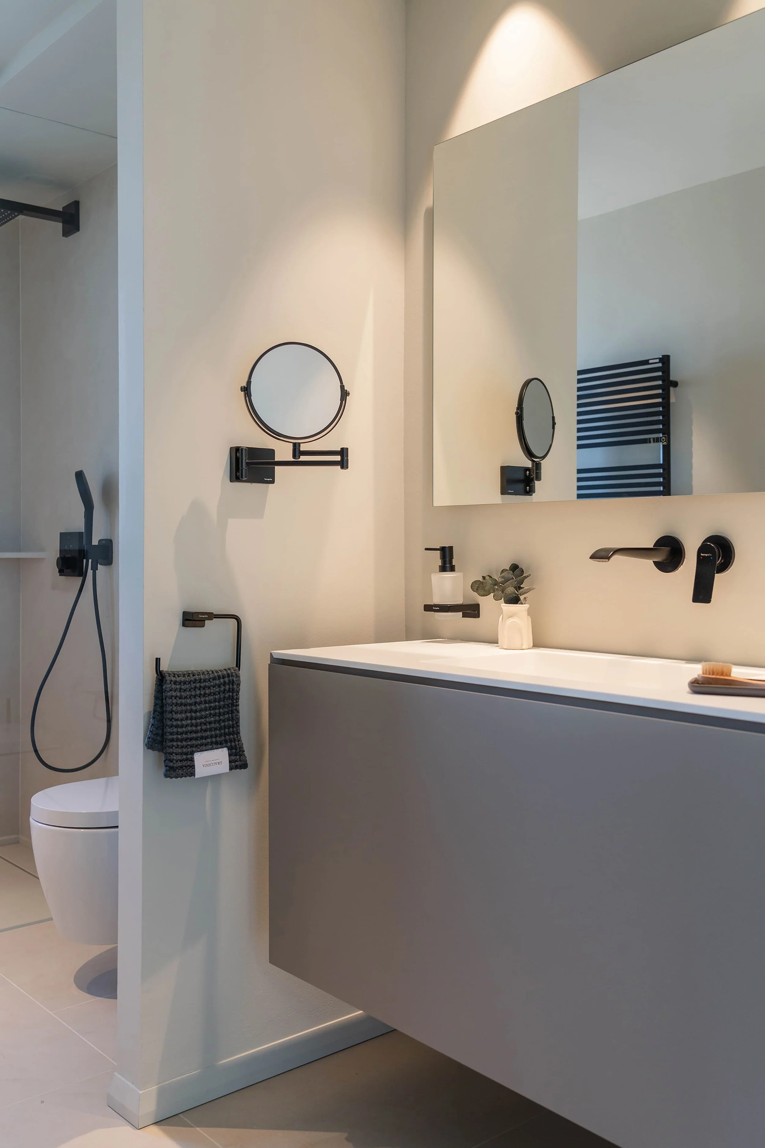 SG116 VILLA INDOOR BATHROOM