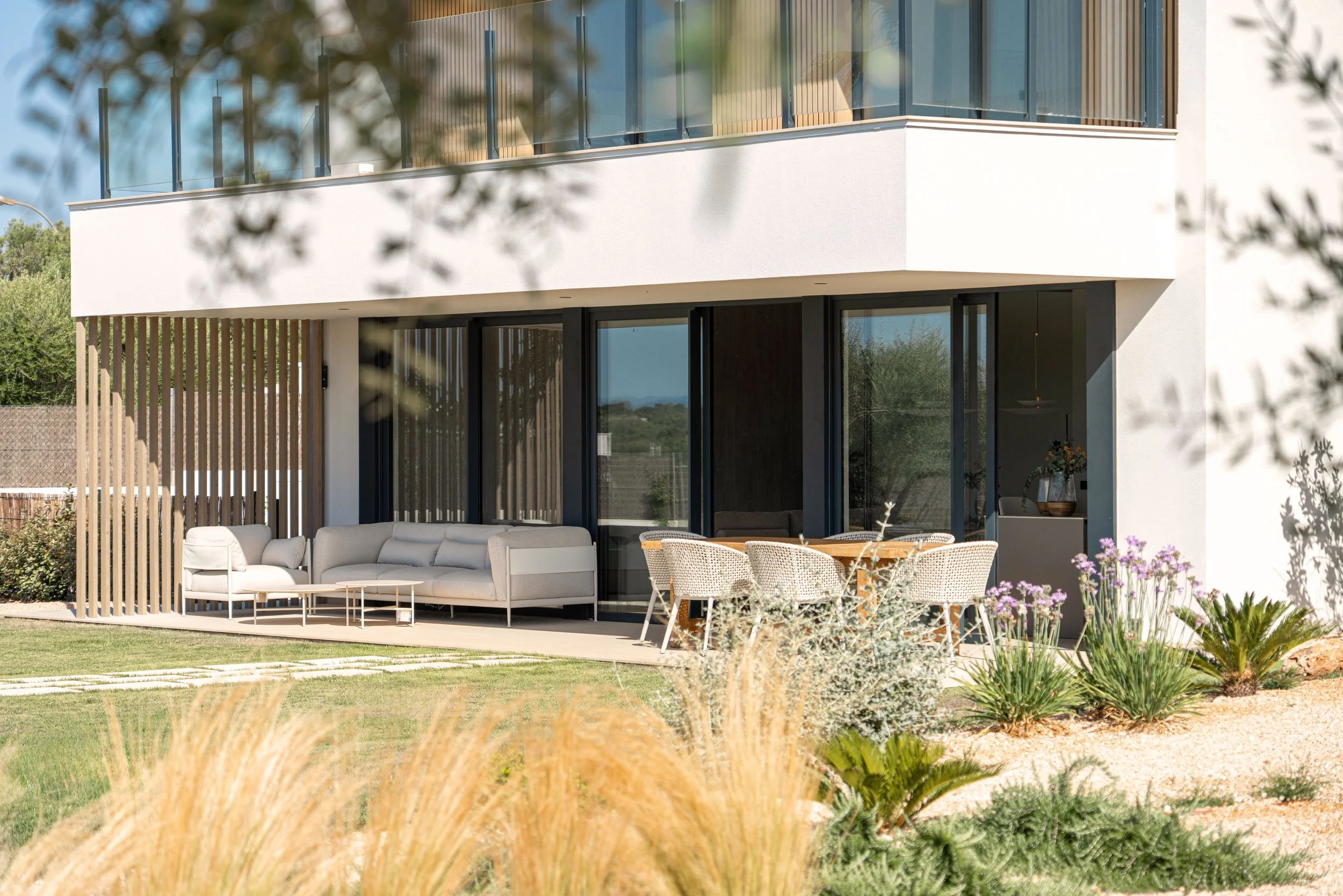 SG116 VILLA GARDEN AND BUILDING