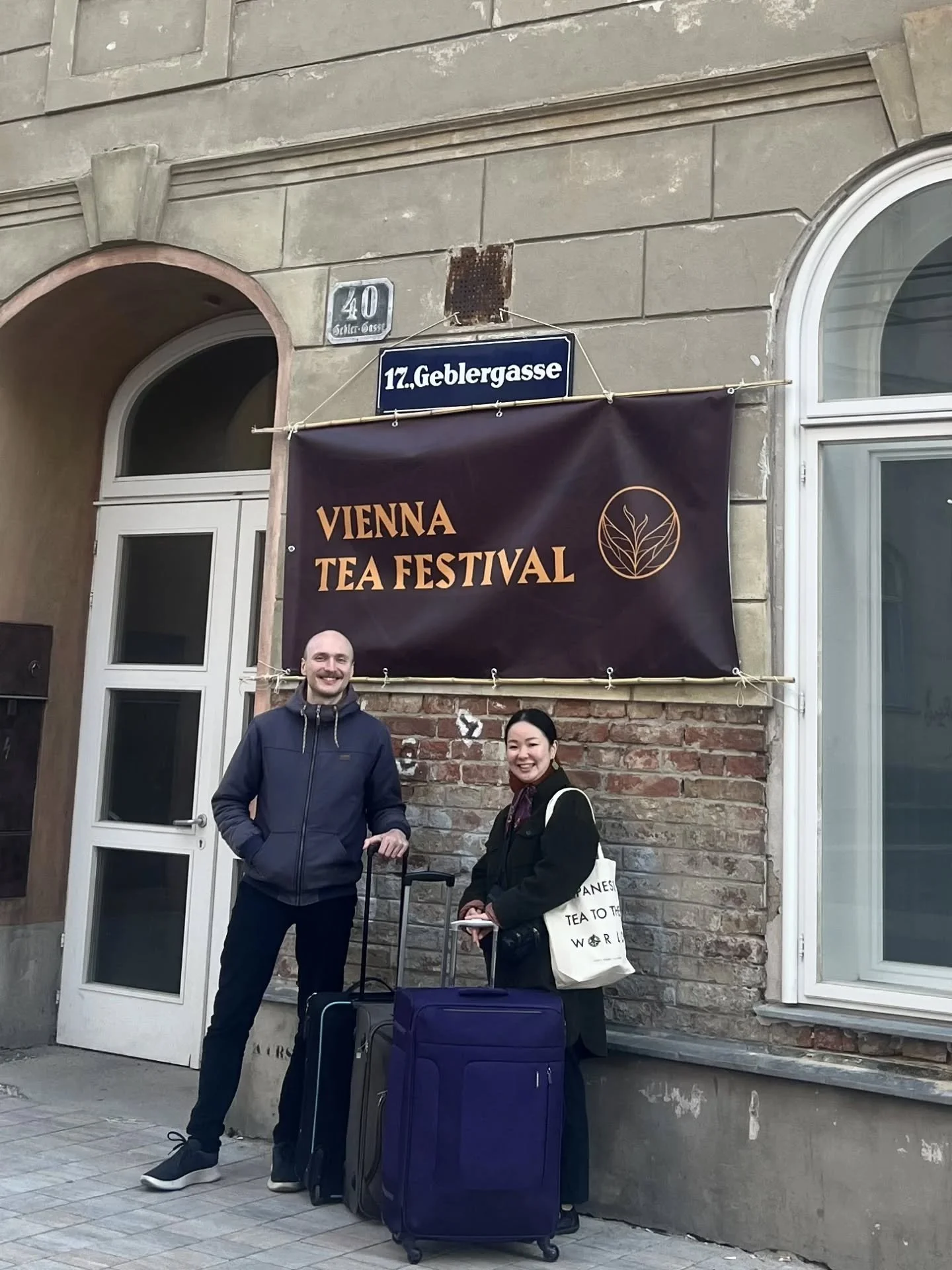 Wir waren in Wien auf dem @vienna_tea_festival im Reaktor für unser erstes Teefestival. Es hat unglaublich Spaß gemacht und wir freuen uns schon nächstes Jahr hoffentlich wieder dabei zu sein! 😊
Vielen Dank an @emmaundweiter und @_c