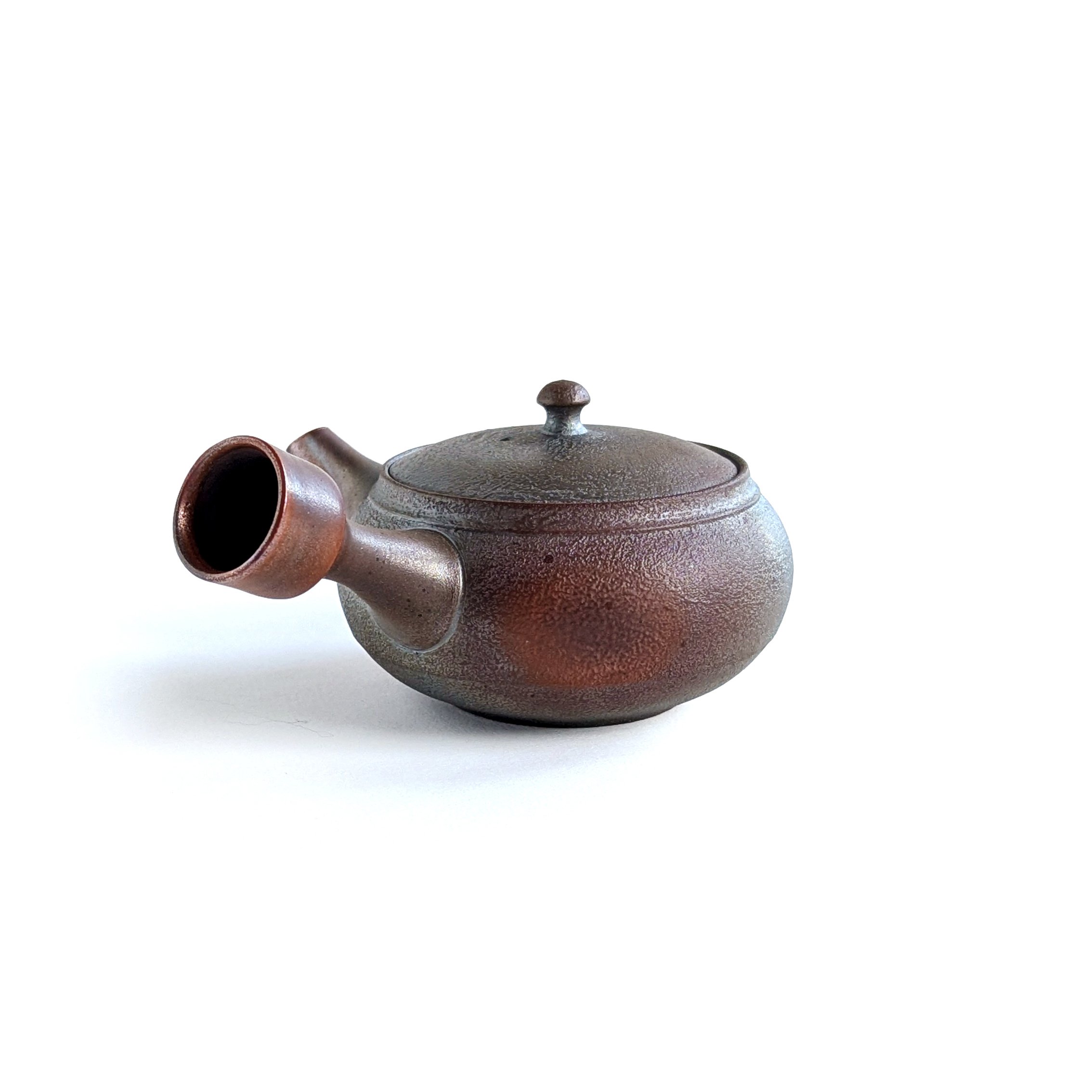 Mitsuhiro Chiba Kyusu 04.jpg