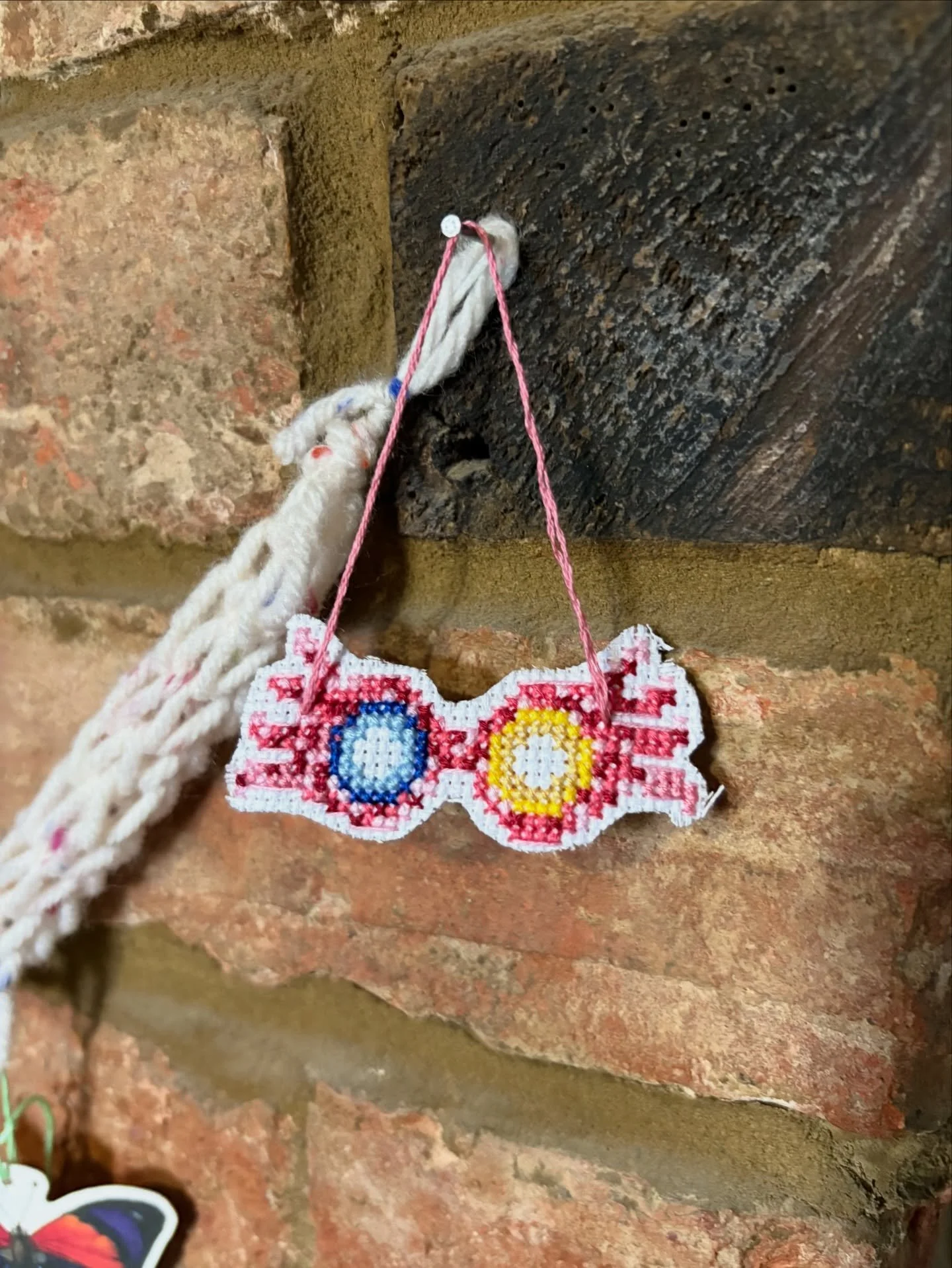 &lsquo;You&rsquo;re just as sane as I am&rdquo; 💜 

A crazy week this week but still managed to have a bit of making time! 

#crossstitch #creative #northampton #illustrator #illustration