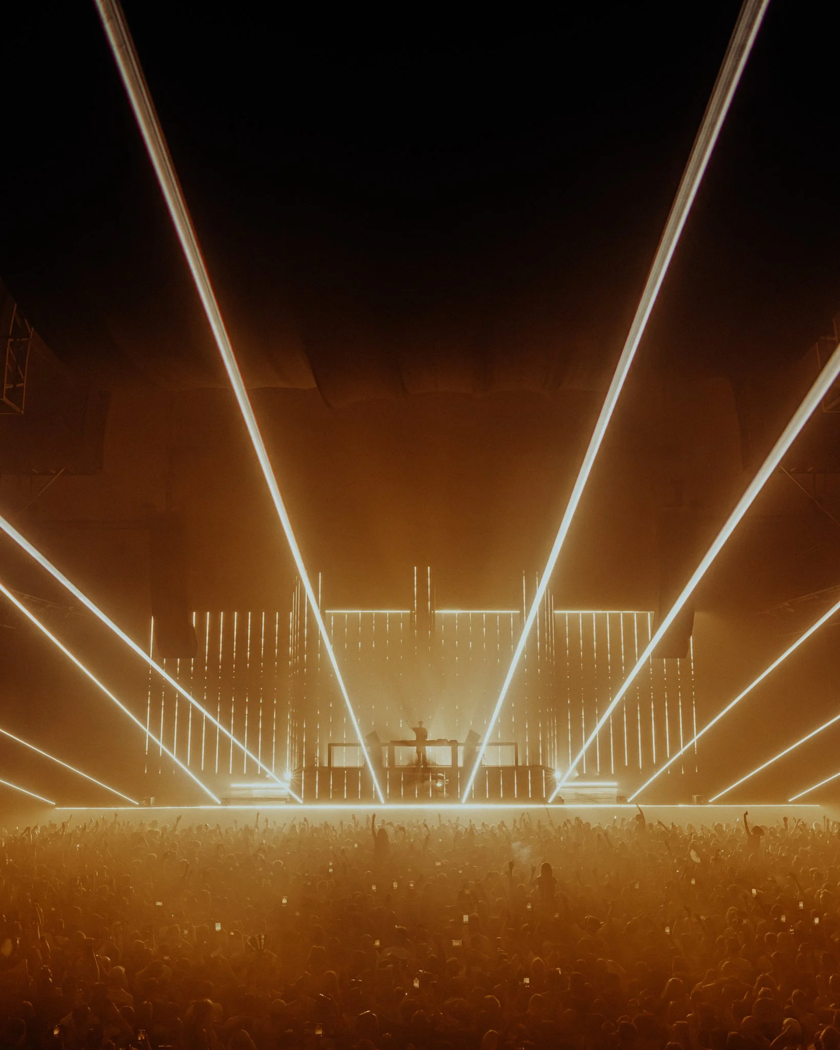 3. 251003_DomDolla_London_AllyPally@samverbisky-30 3.JPG