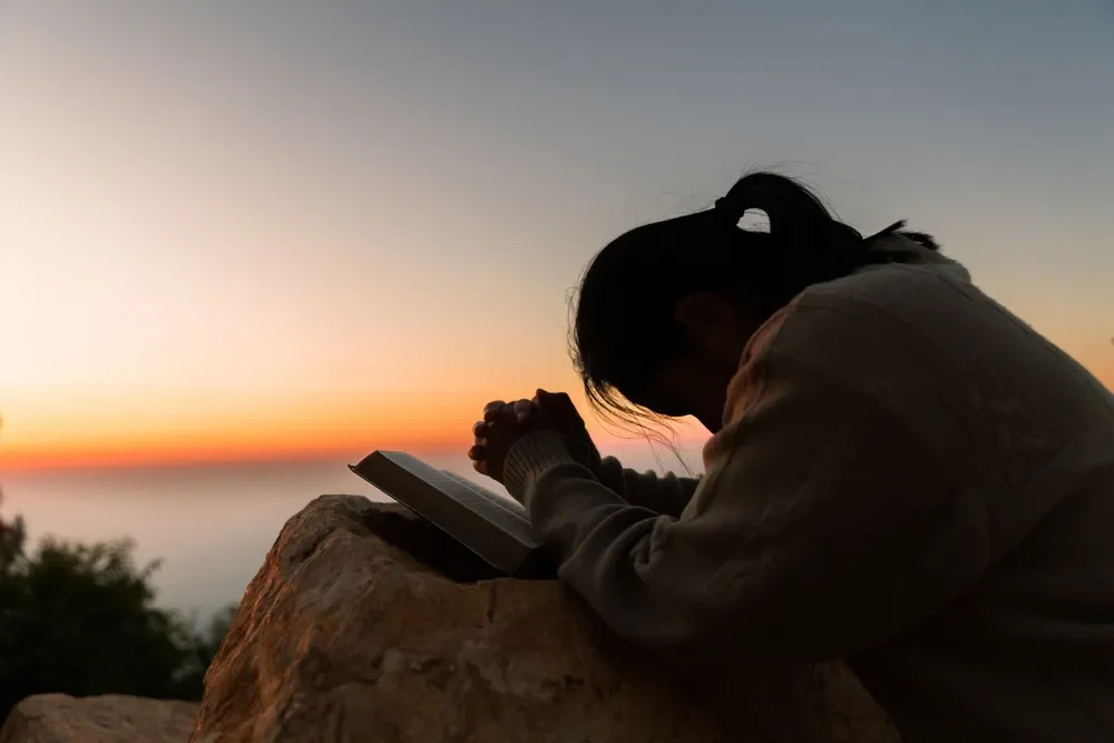 How to Become a Disciple: A Clear, Biblical Path to Following Jesus