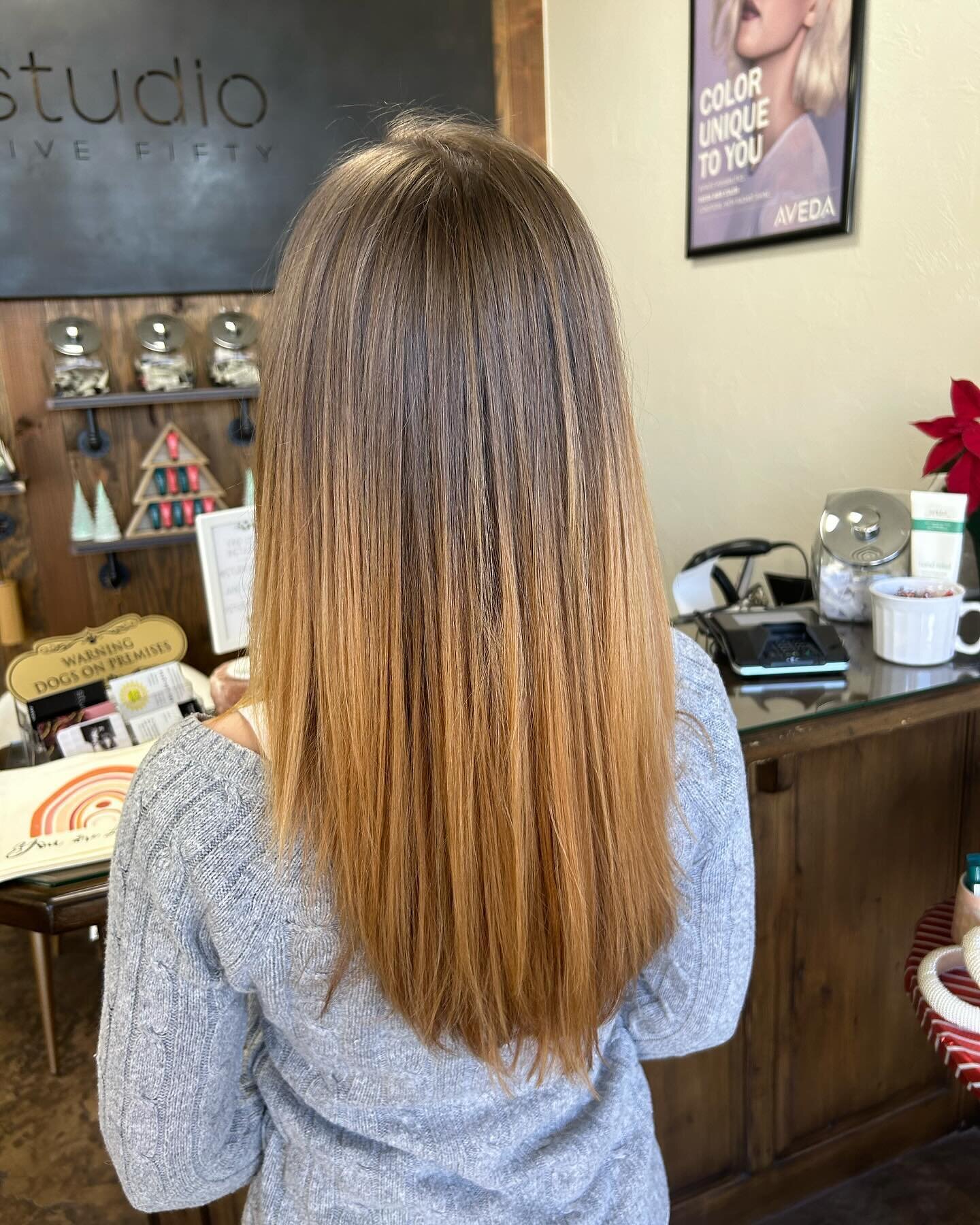 We love a good haircut 🤩 Swipe to see the before 🫢

2024 is almost here...so come in to start the new year right with a fresh haircut!!! 🥂✨

#utahhairstylist #utahhairsalon #heberstylist #hebercityutah #hairstylist #haircut #chop #avedasalon #aved