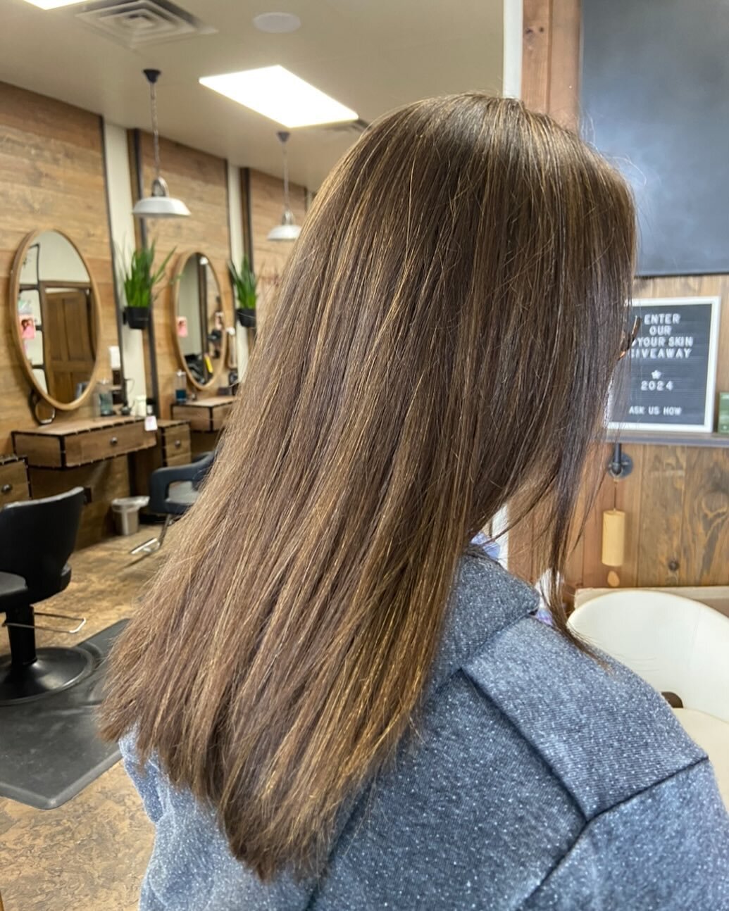 loving this color🐻🤎🧸

#utahhairstylist #hairstylist #hairsalon #brownhair #teddybear #brunette #hair #utahhairsalon #heberstylist #heber #hebervalley #heberhairstylist