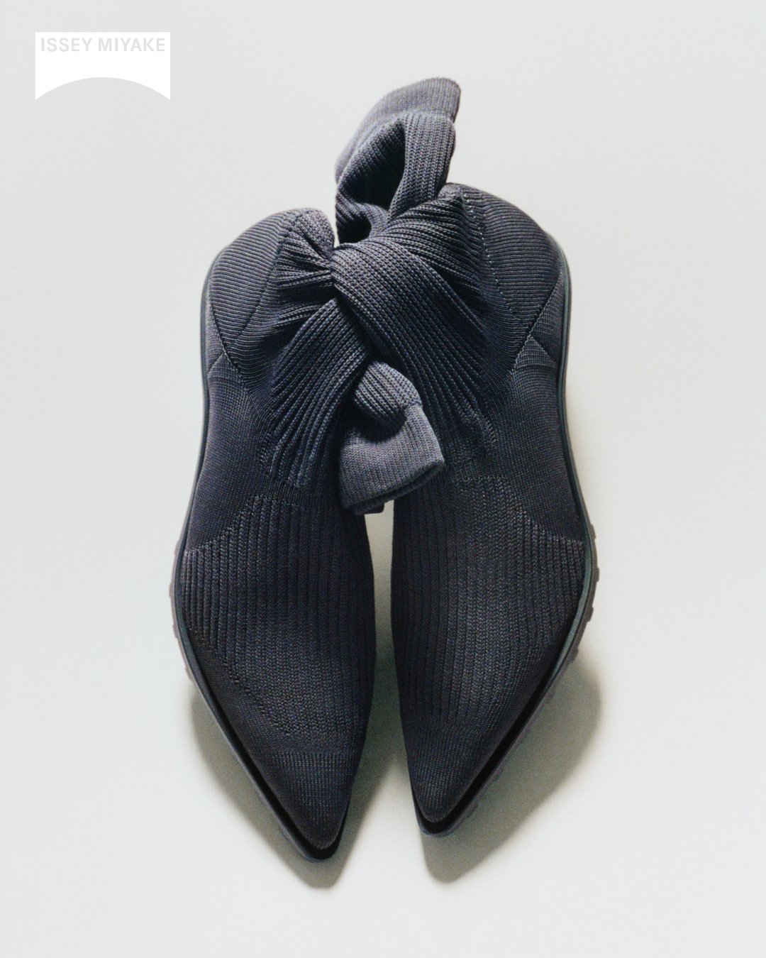CAMPER × ISSEY MIYAKE“Anna”Camper and ISSEY MIYAKE unveil Anna, a sculptural new footwear design.jpg