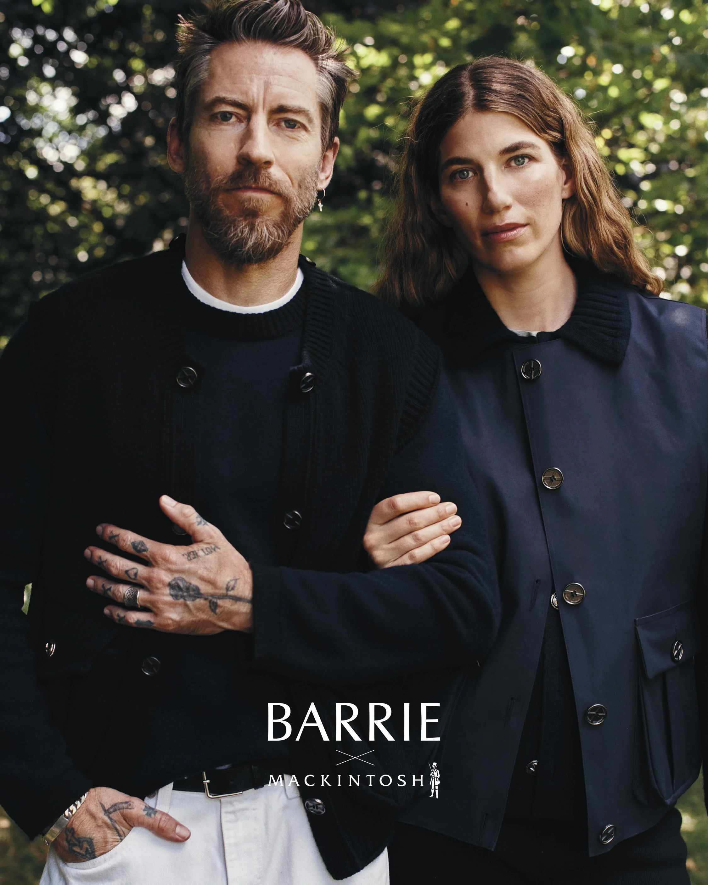 BARRIE_MACKINTOSH_LOGO BLANC_1080X1350_7.jpg