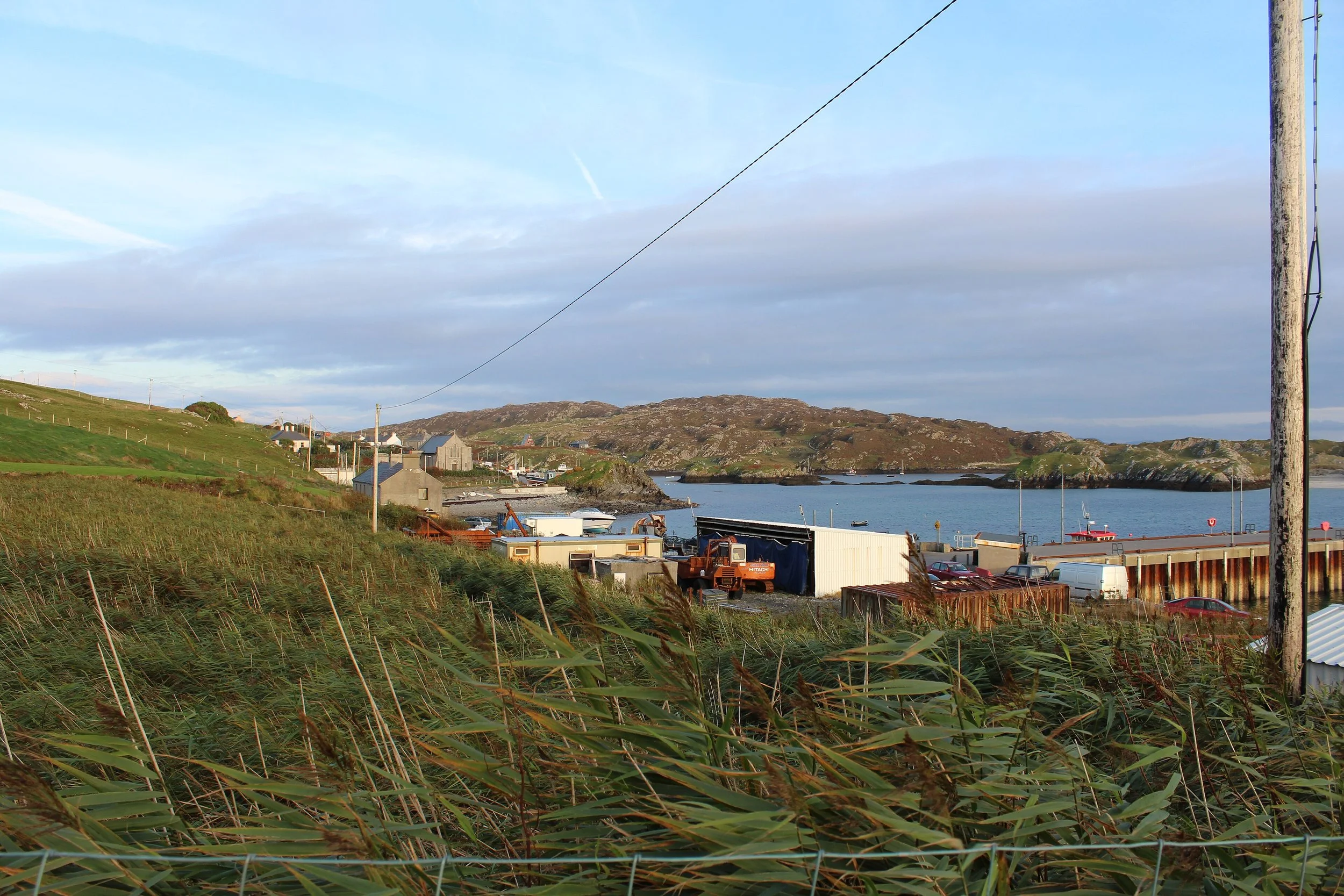 Inishbofin_harbour2.jpg