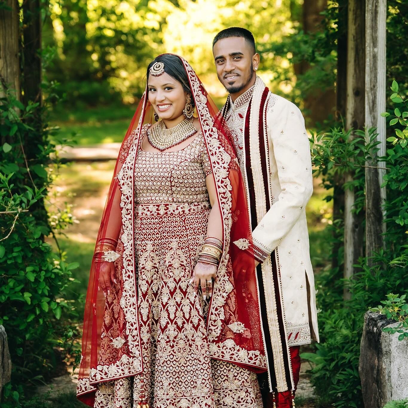 Here&rsquo;s to love that grows stronger everyday &hearts;️ 
.
.
.
.
#love #anniversary #anniversaryshoot #coupleshoot #couple #couplegoals #weddinginspo #weddingphotography