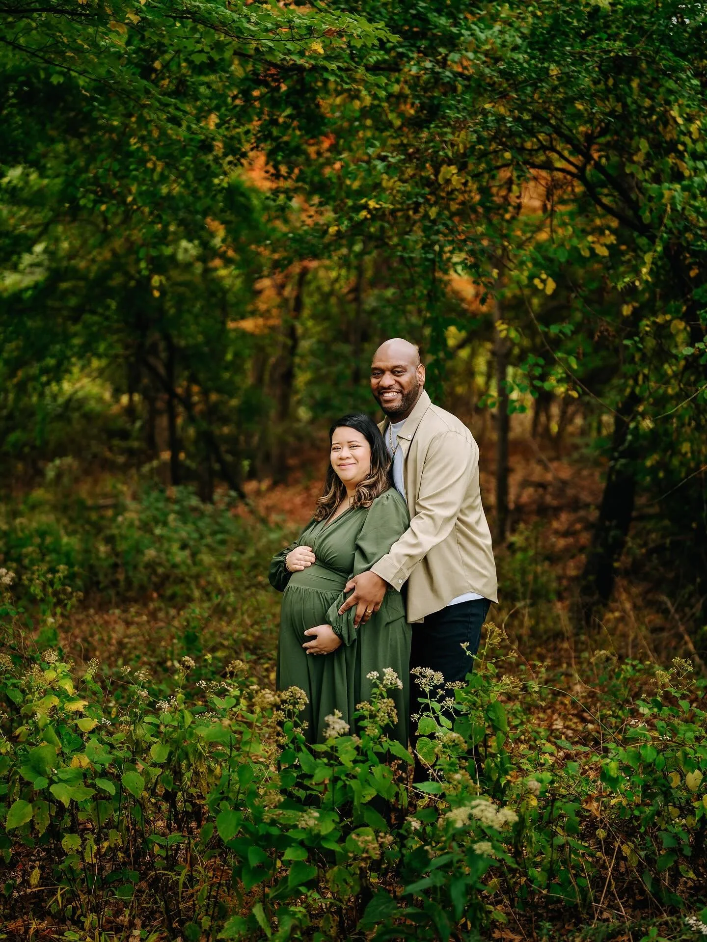 Fall leaves, cozy air, and a little miracle on the way.
.
.
.
.
.
#maternity #fall #autumn #maternityphotoshoot #njphotographer