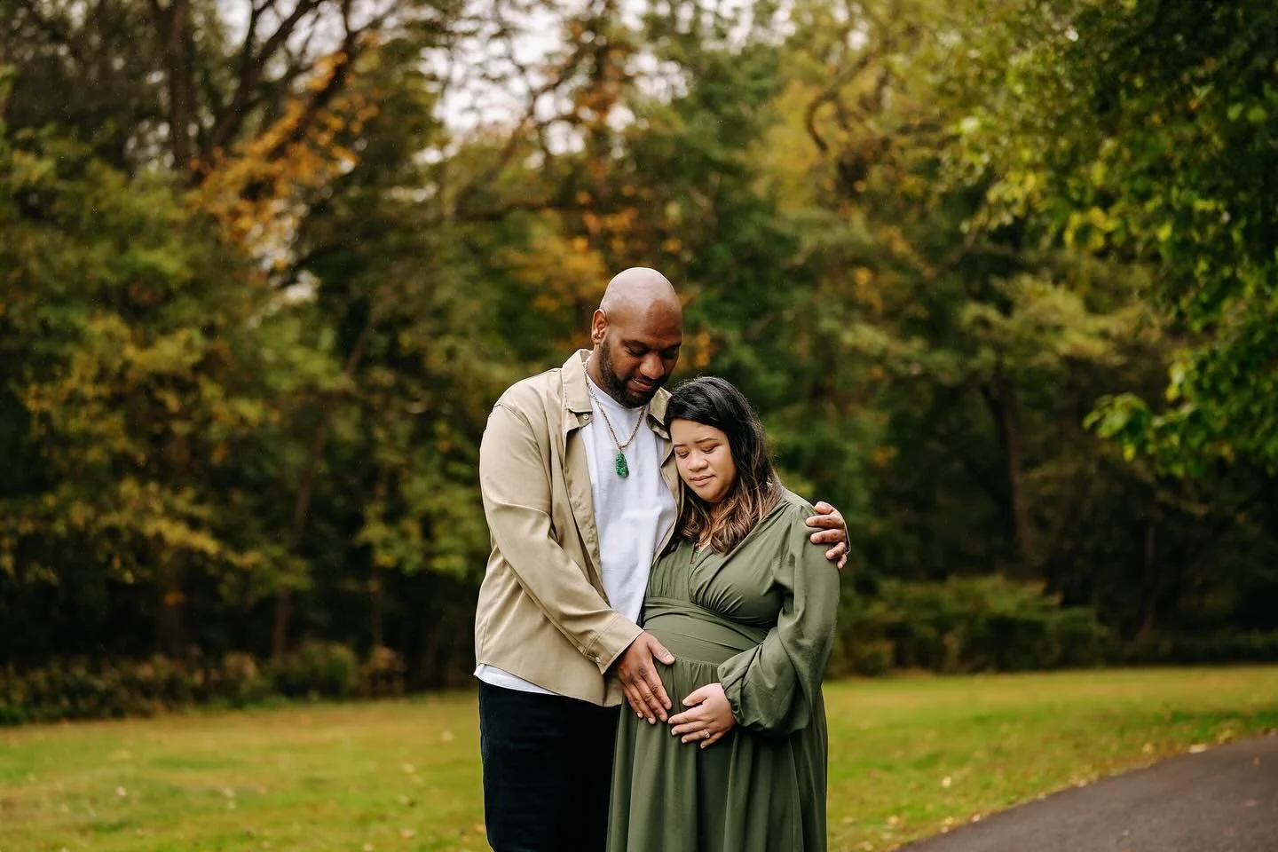 Nothing but love 🤎 
.
.
.
.
.
#fallmaternity #fall #maternityphotography #njmaternityphotographer #fallfamilyphotos