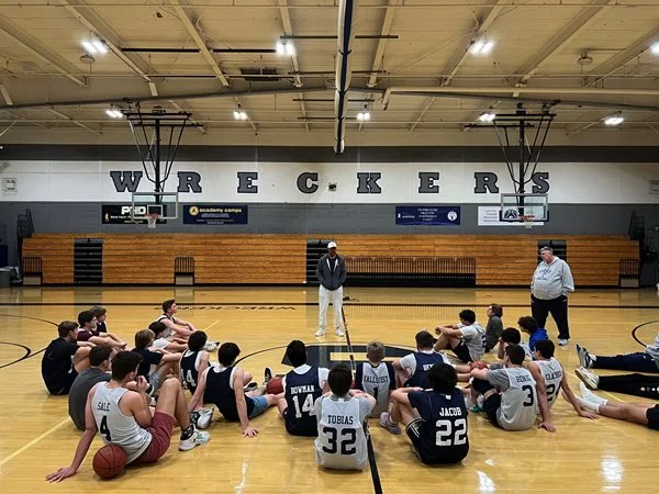 New York Knicks Star John Starks Visits the Wreckers