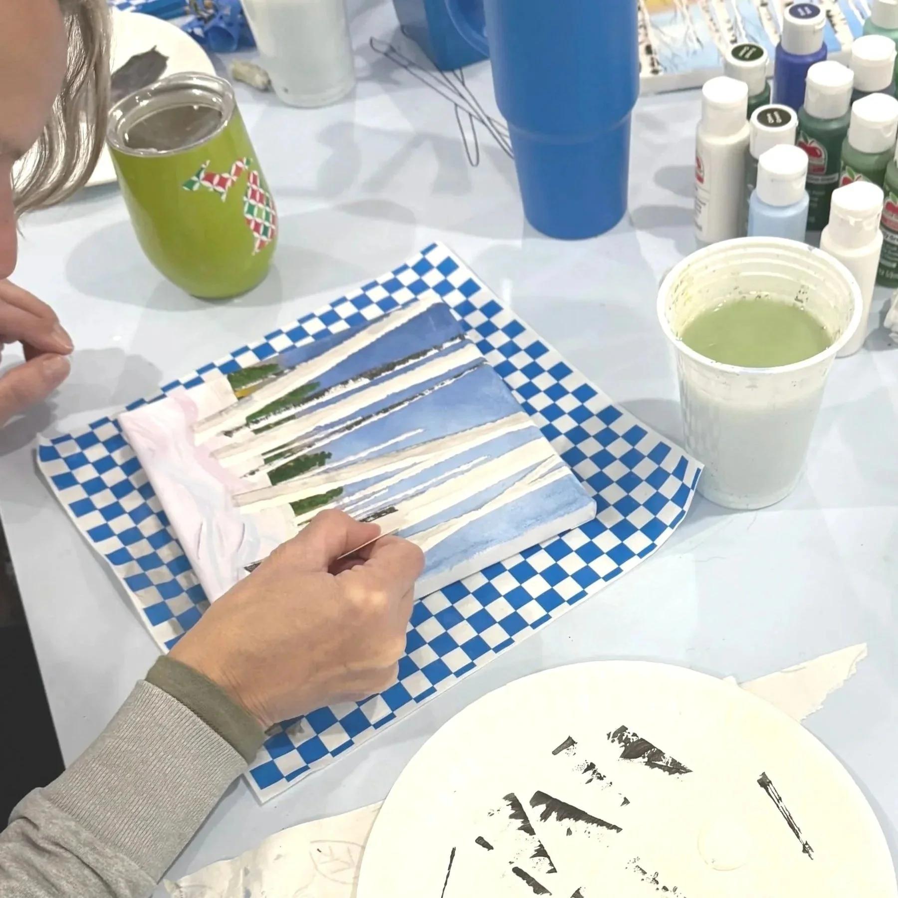 Learning acrylic painting by painting a landscape with expert guidance