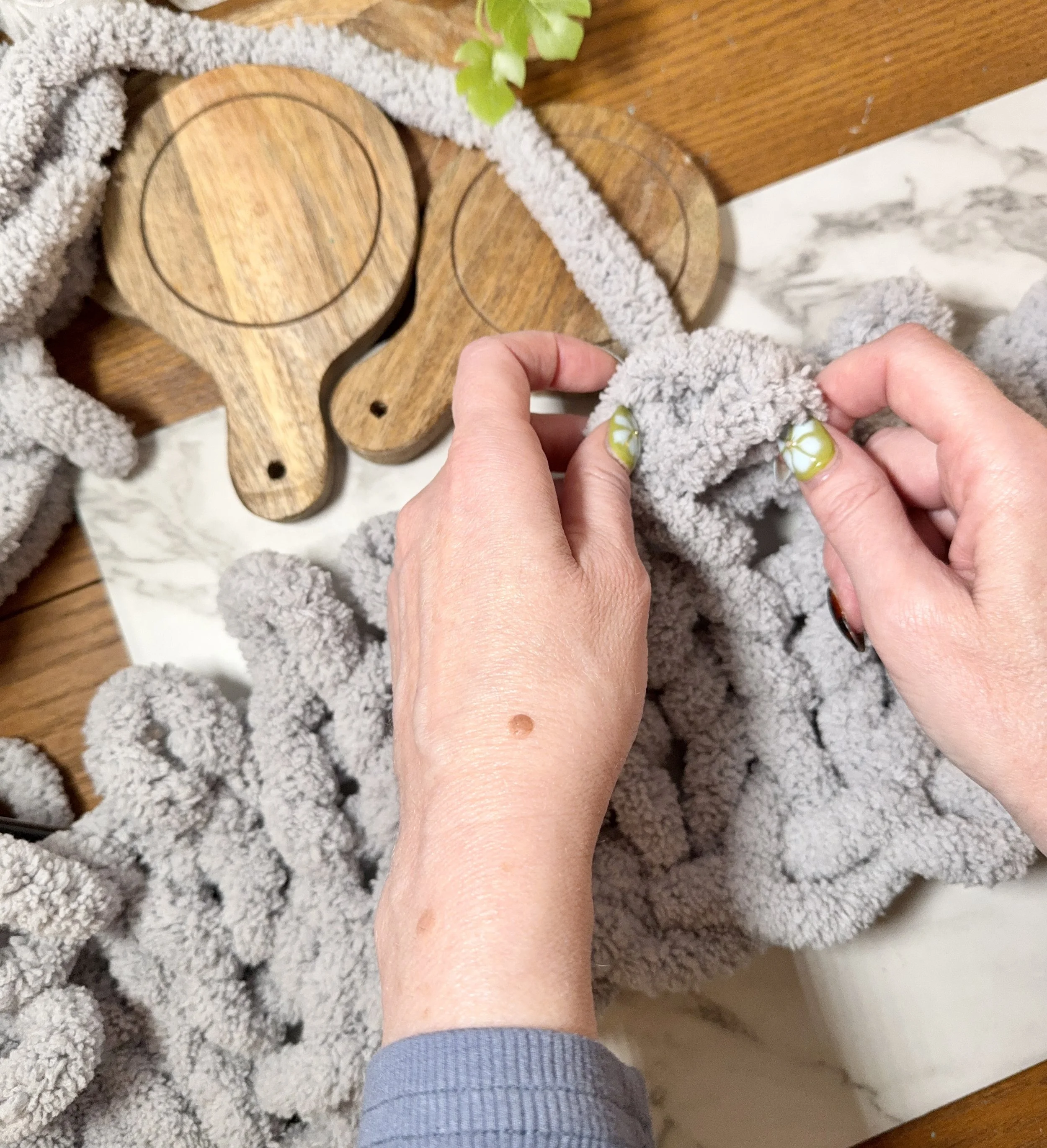 2/27/26: Chunky Chenille Scarf Workshop 6-8:30 PM