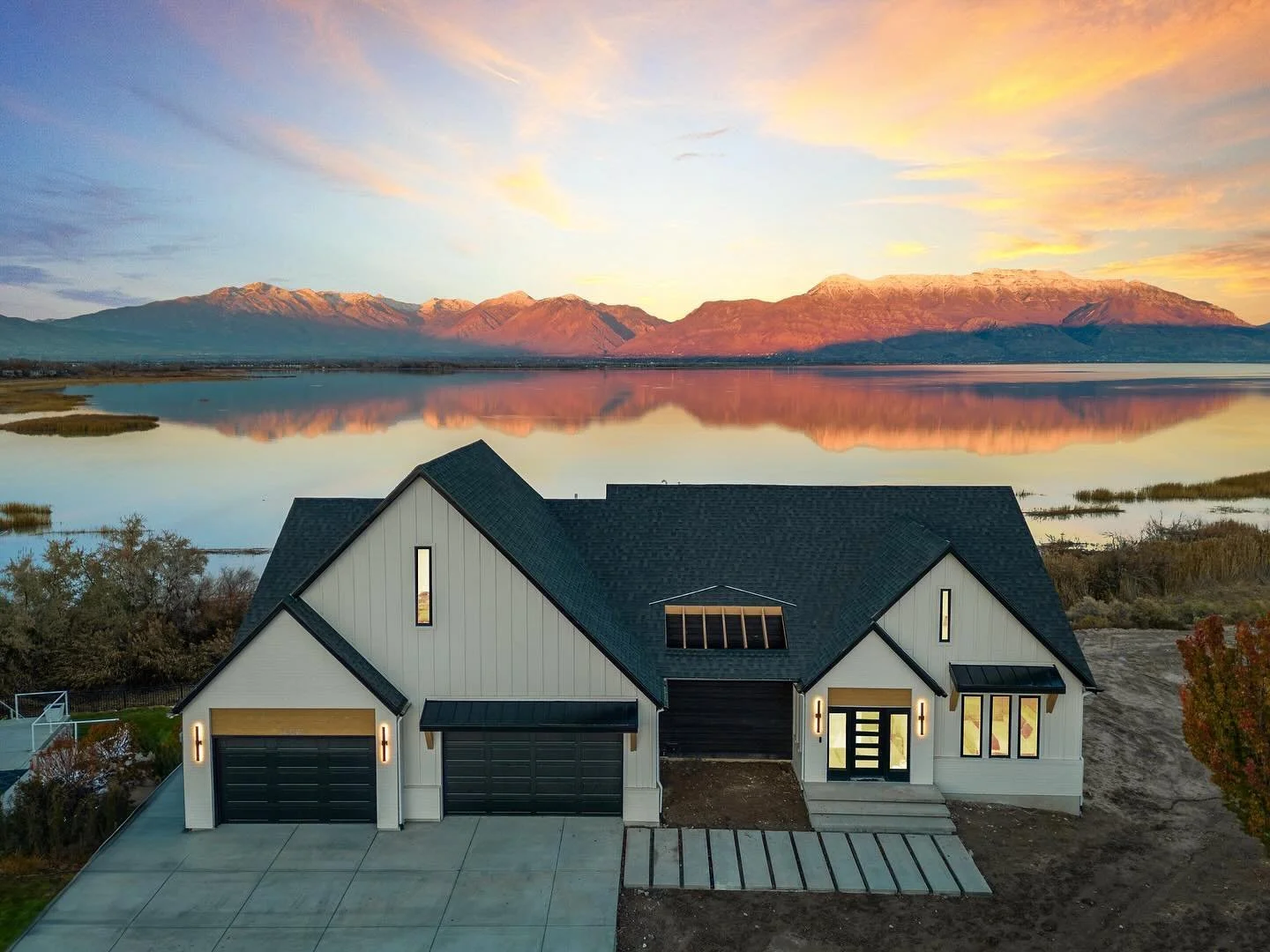 We still can&rsquo;t get enough of the incredible view this project has! It was critical that the design and placement of the house do everything to capture and enjoy it. 
&bull;
&bull;
&bull;
#blackpeakhomes #customhomes #homedesign #utahhomes #cust