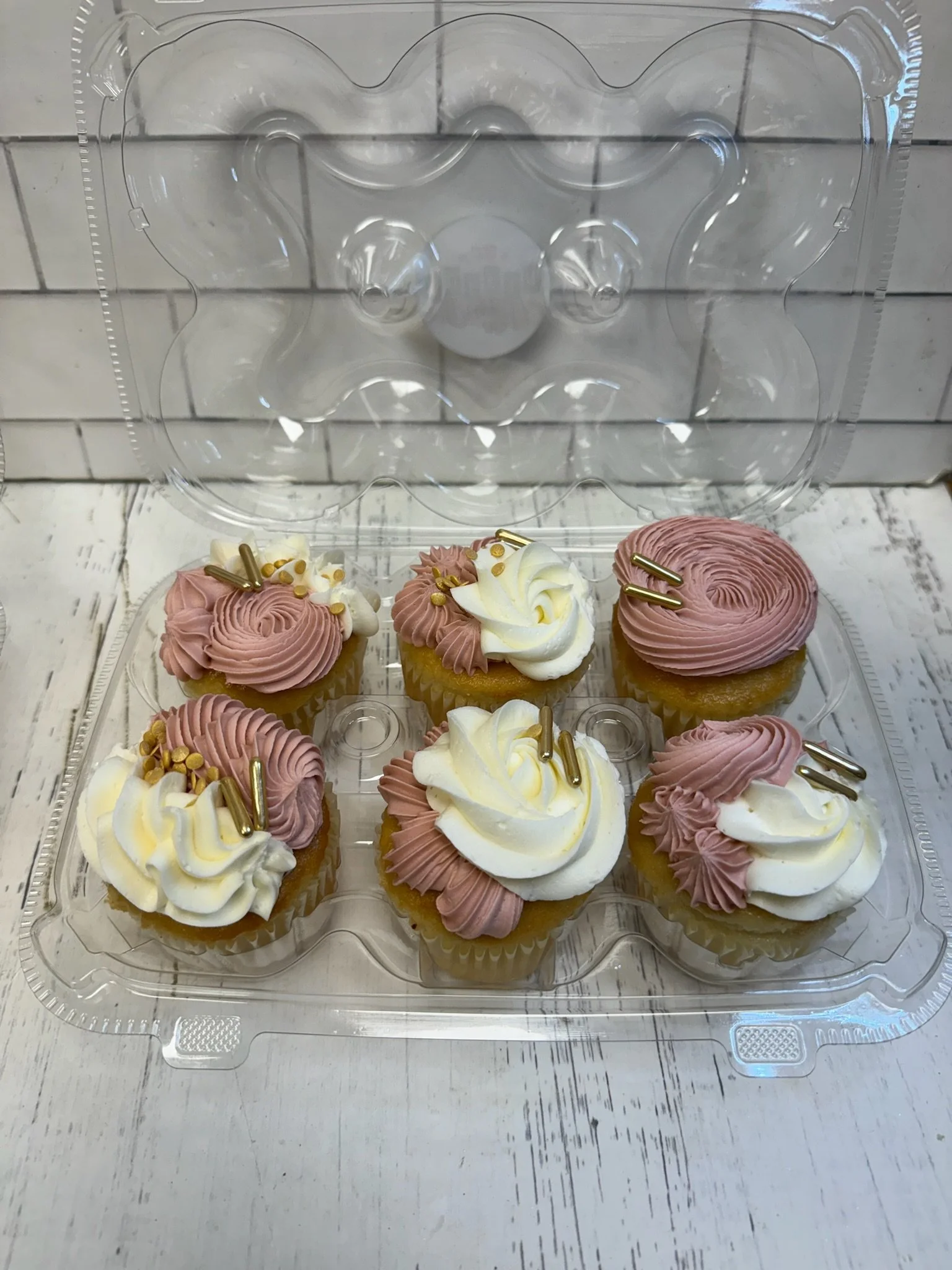 mauve cupcakes.JPG