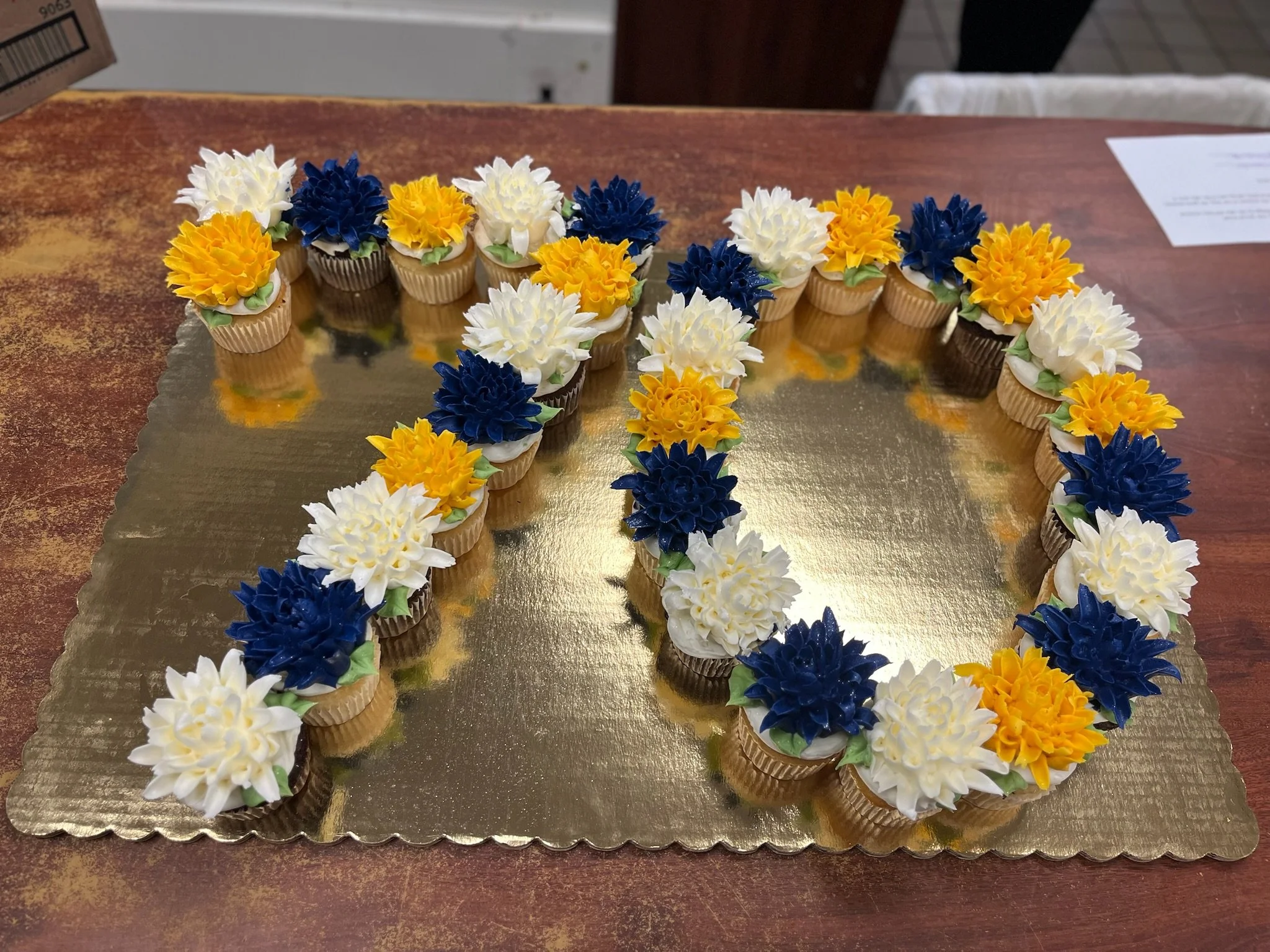 70 cupcakes.JPG