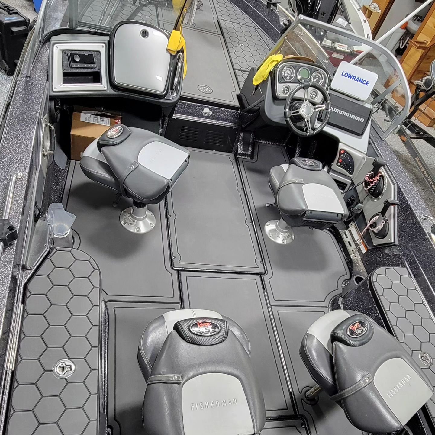 🔥Ranger 621 VS!🔥
.
First ever!
.
This was such a fun project to work on!
Got all the carpet removed, made new molds, custom fiberglass hatches, and installed custom Aquatraction on the entire boat!

#carpetsucks 
#ohgawdya