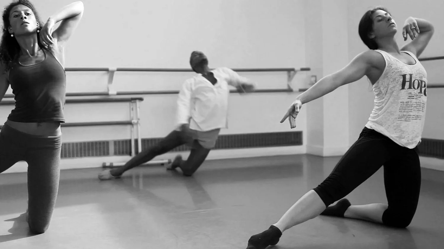 Jashiro teaching in a studio