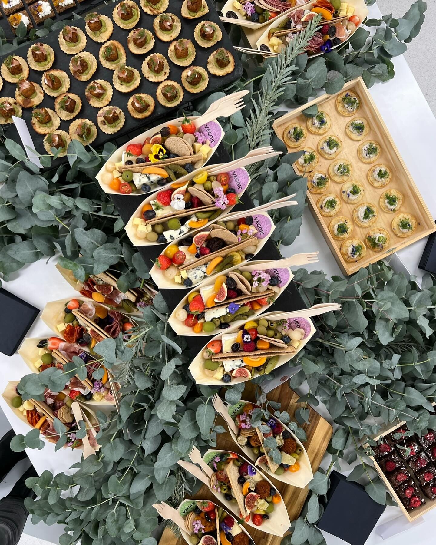 Gorgeous corporate celebrations this weekend. Mixture of canap&eacute;s and graze boats in our classic, veggie, middle eastern&amp; Italian. What a feast for clients and team!
.
.
.
#canapes #grazeboats #cheese #cheeseboard #coporateevent #corporatec