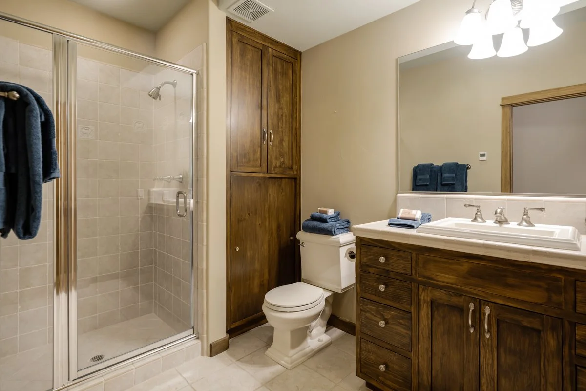 Bathroom in lower master suite at Gray Wolf Haven