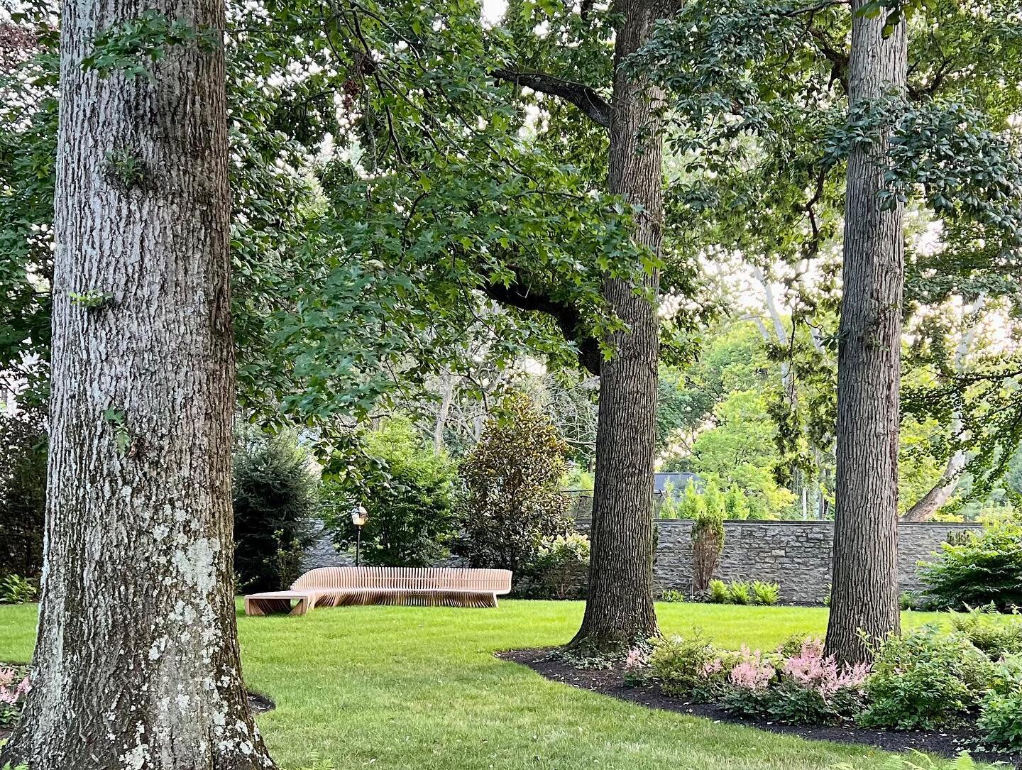 This summer installation included the most wildly, brilliant architectural teak bench we have ever been fortunate enough to place. We just can&rsquo;t decide if we love it more from the front or the back. We do know, we hope our lovely clients have f