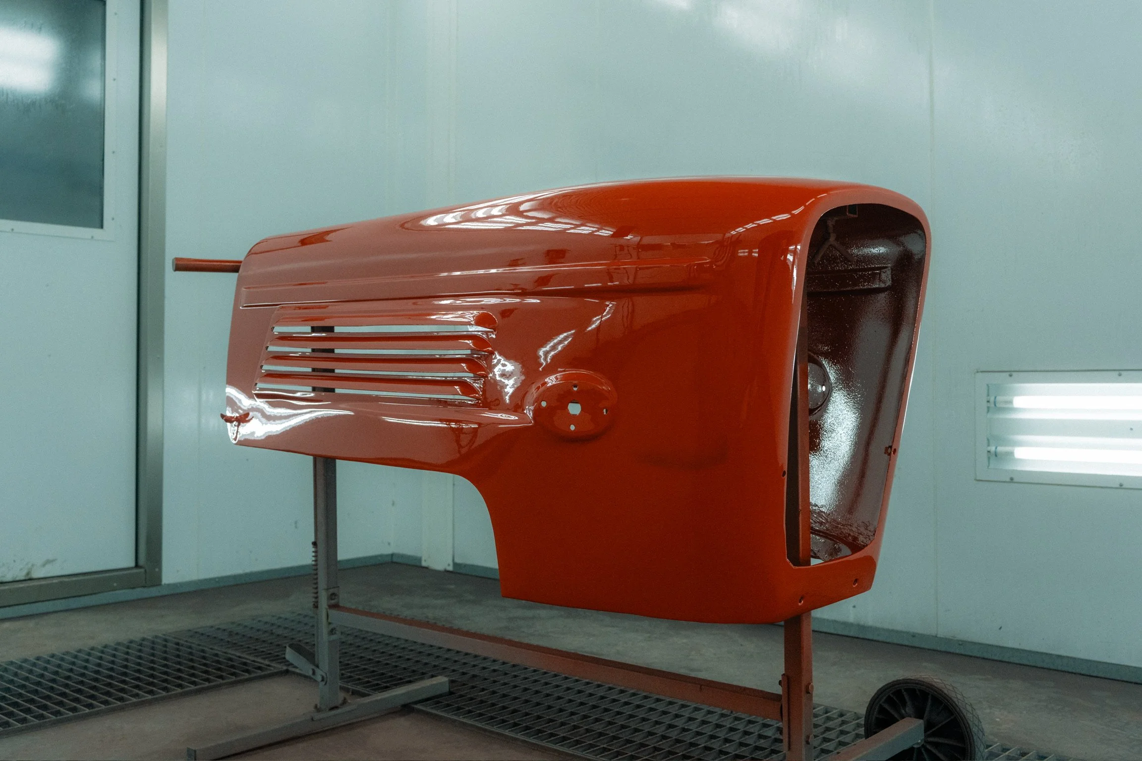 Guldner G30S tractor voorkant rood gespoten