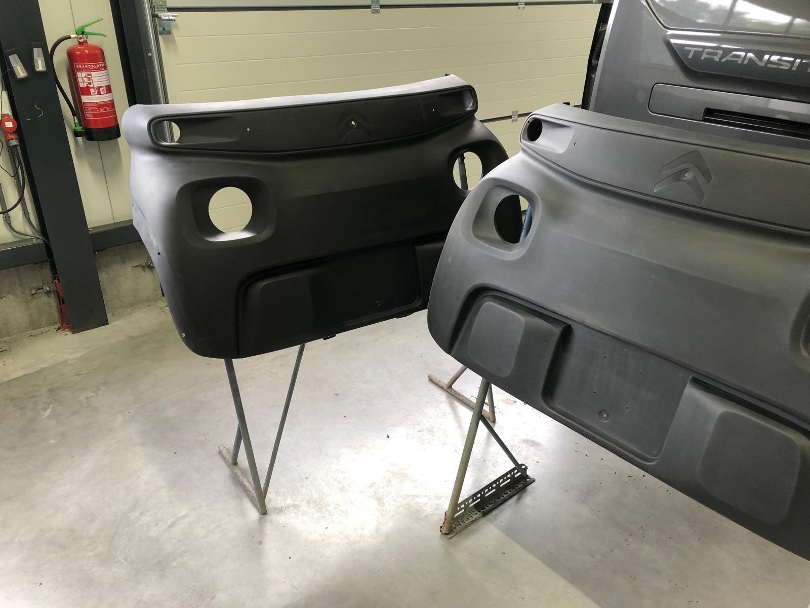 Bumper voorbewerking van Opel Rocks micro auto bij Garage van Beek Soesterberg