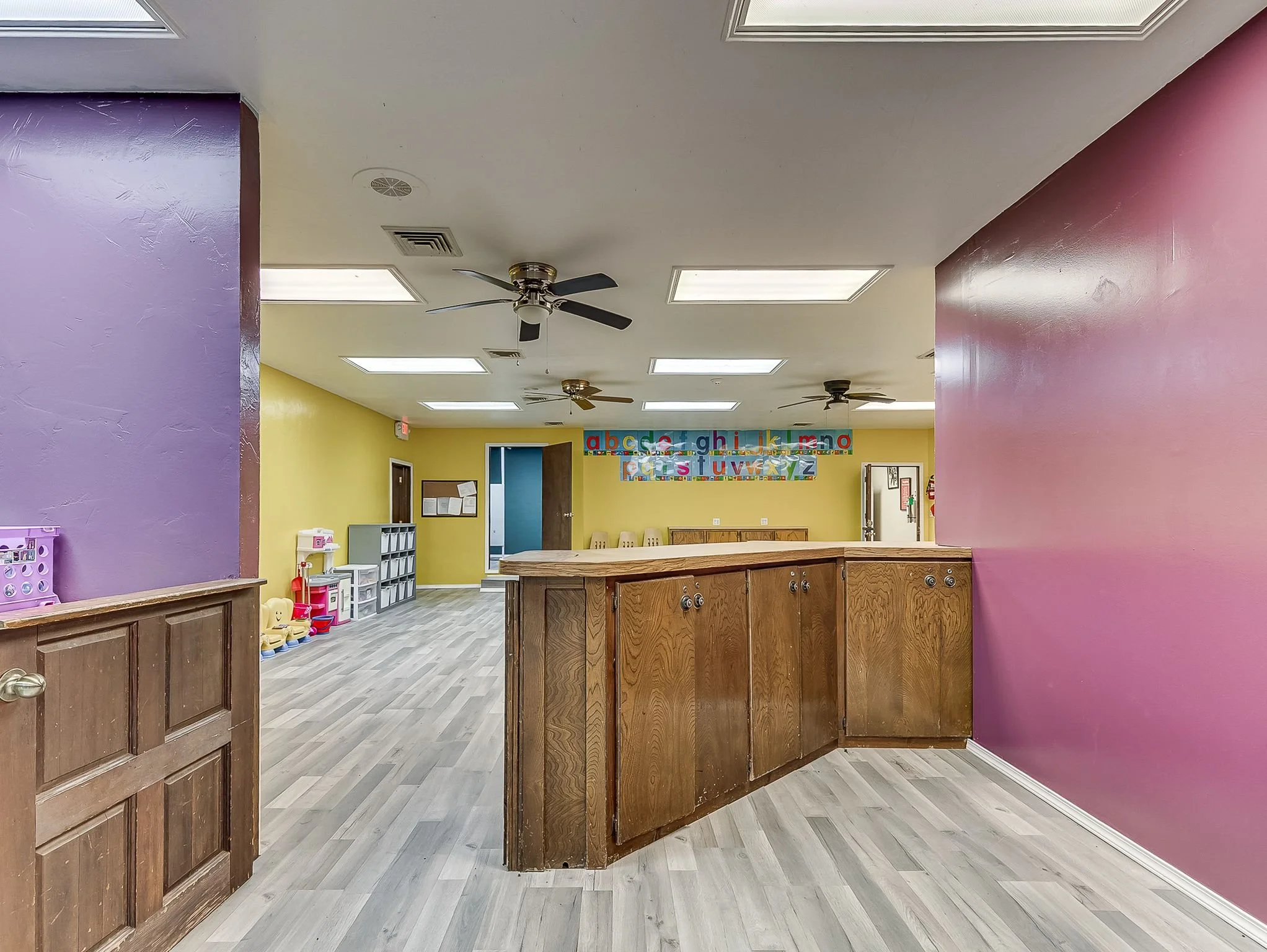 1419 W London Street-10.jpg