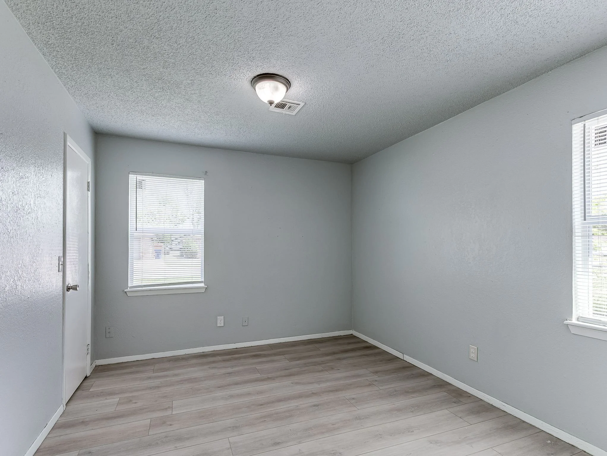 137 N O Avenue-30.jpg