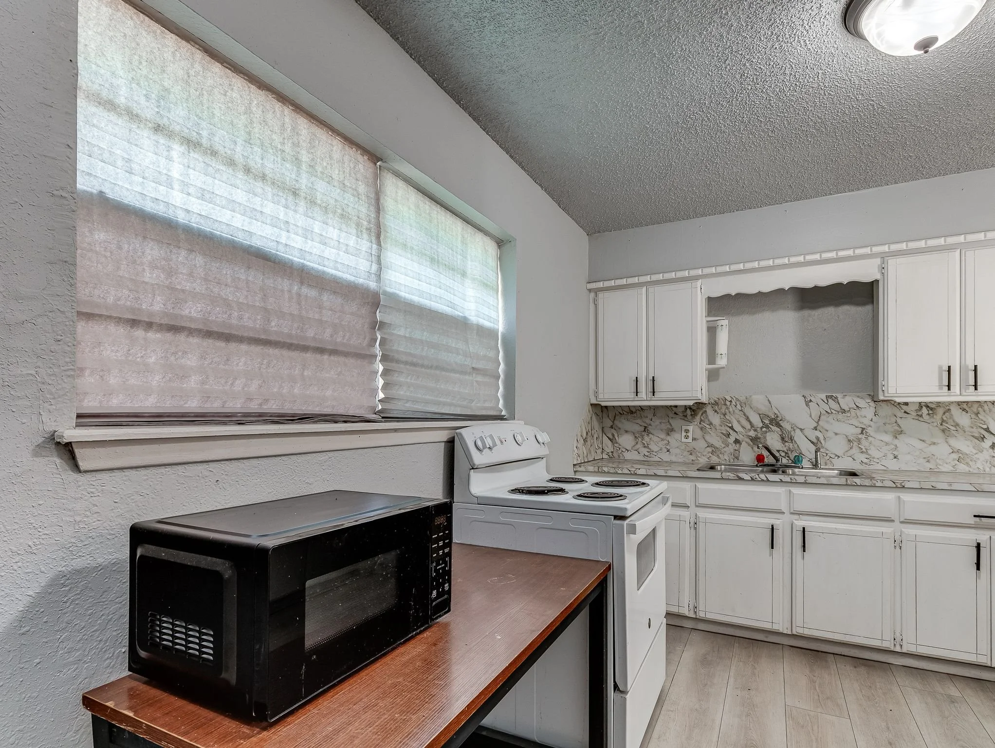 137 N O Avenue-19.jpg