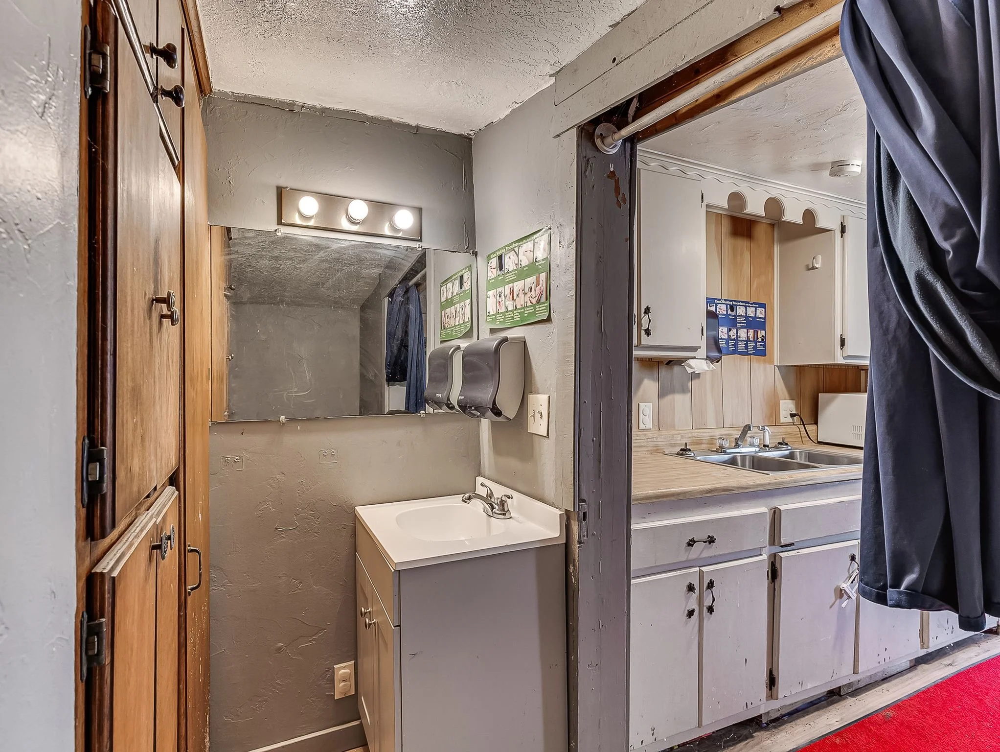 1419 W London Street-46.jpg