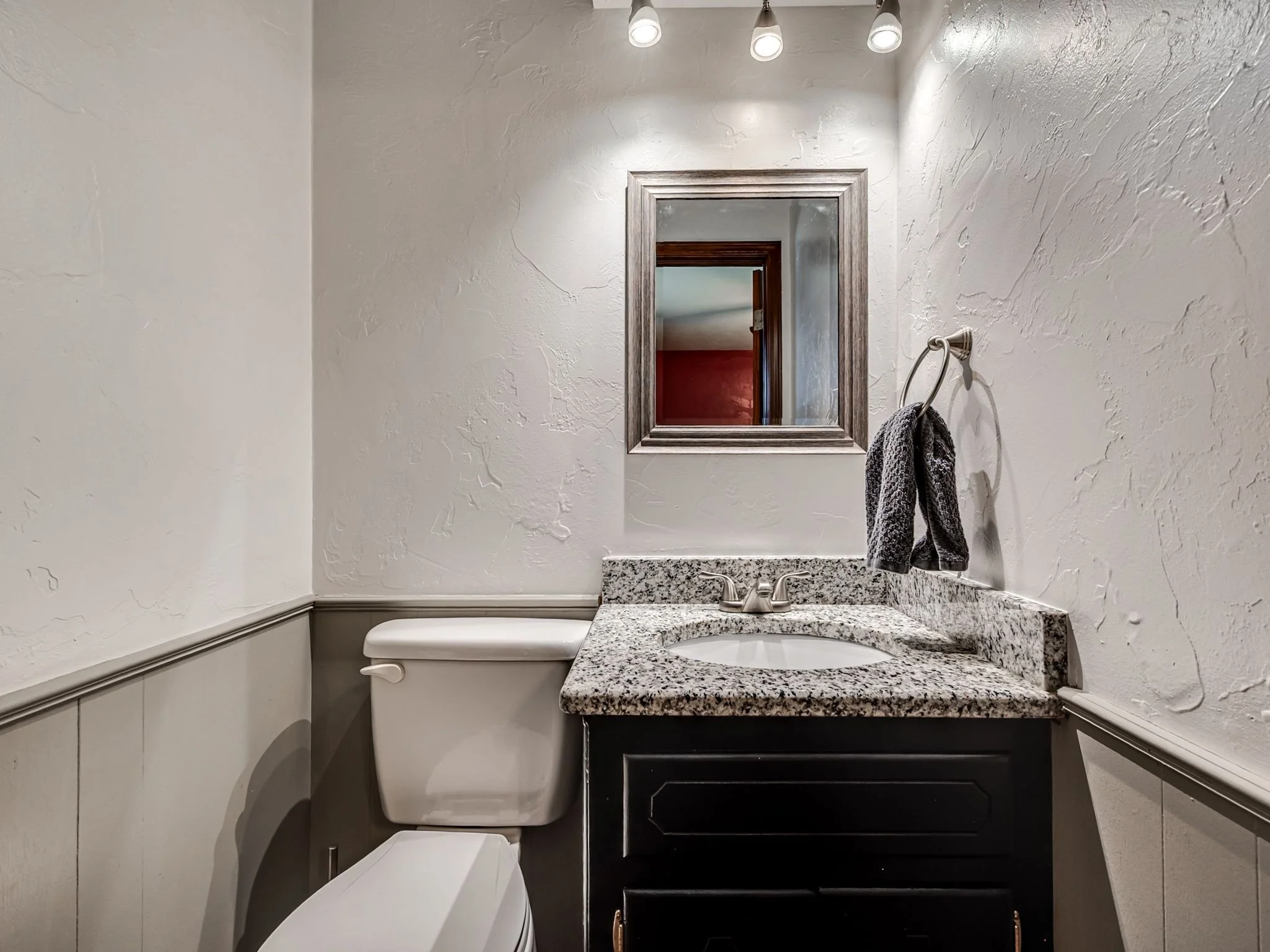 1509 W London St-23.jpg