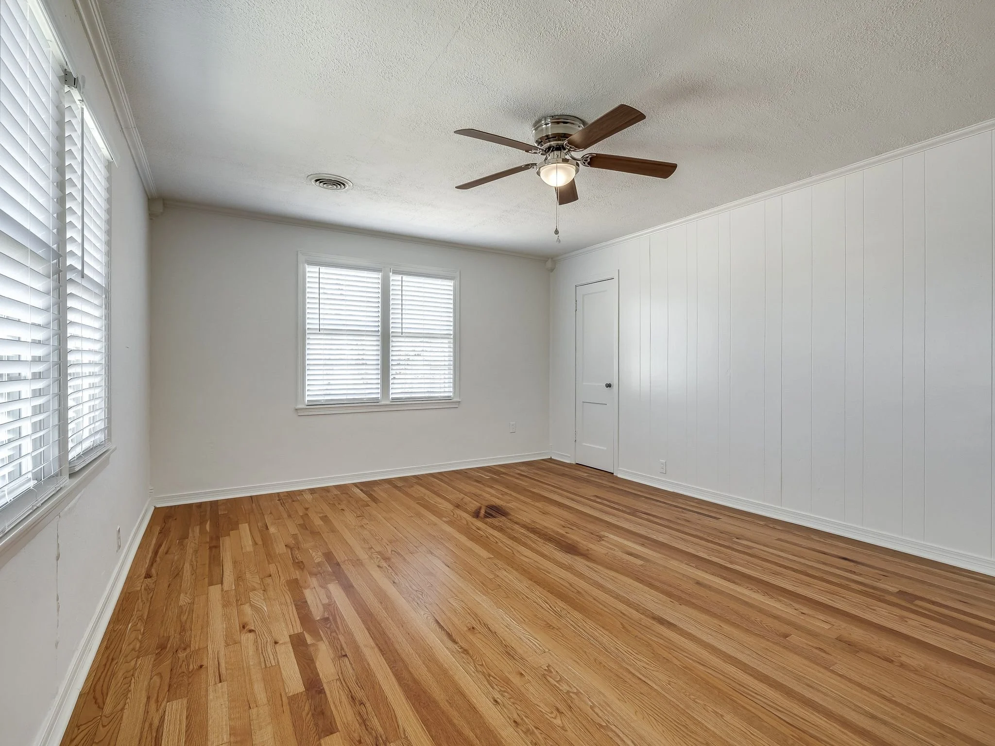 1103 W Wade St-55.jpg