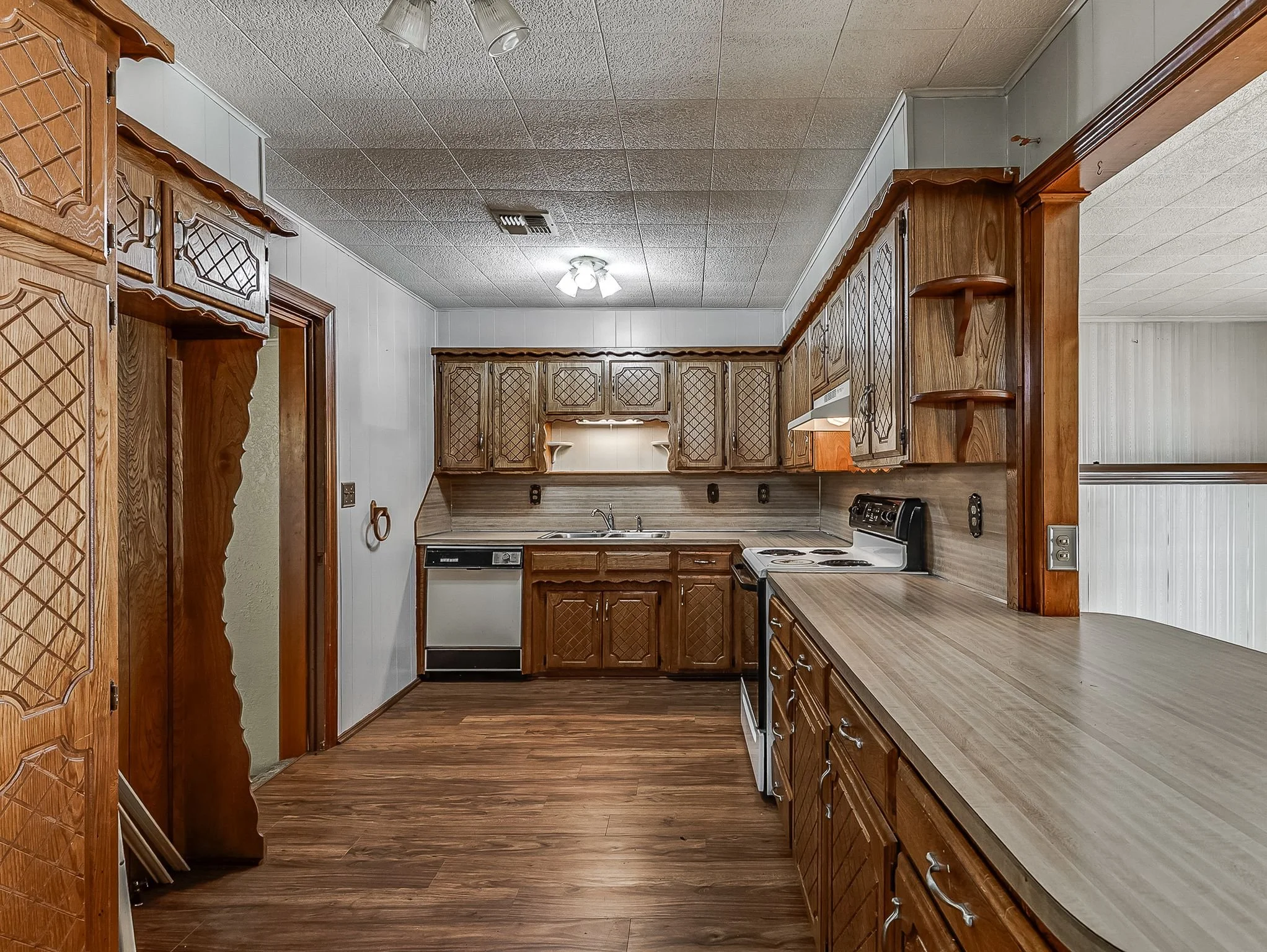 1100 S Reno Avenue-19.jpg
