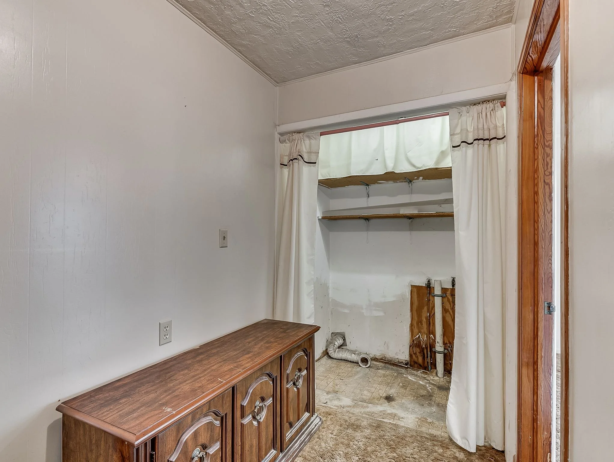 1100 S Reno Avenue-34.jpg