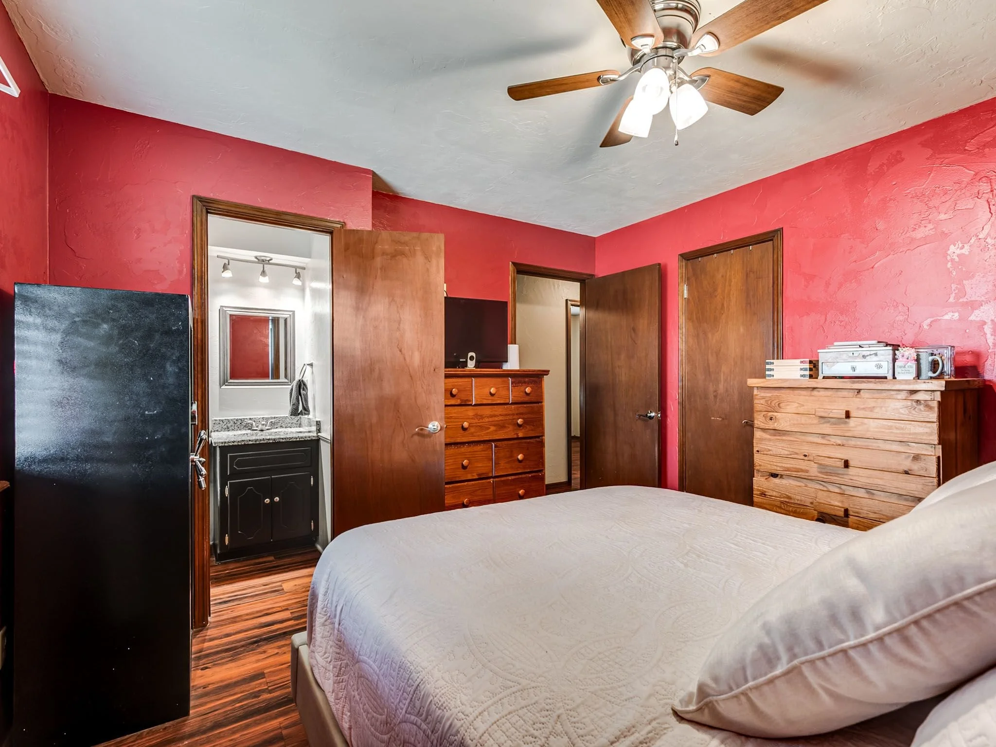 1509 W London St-21.jpg