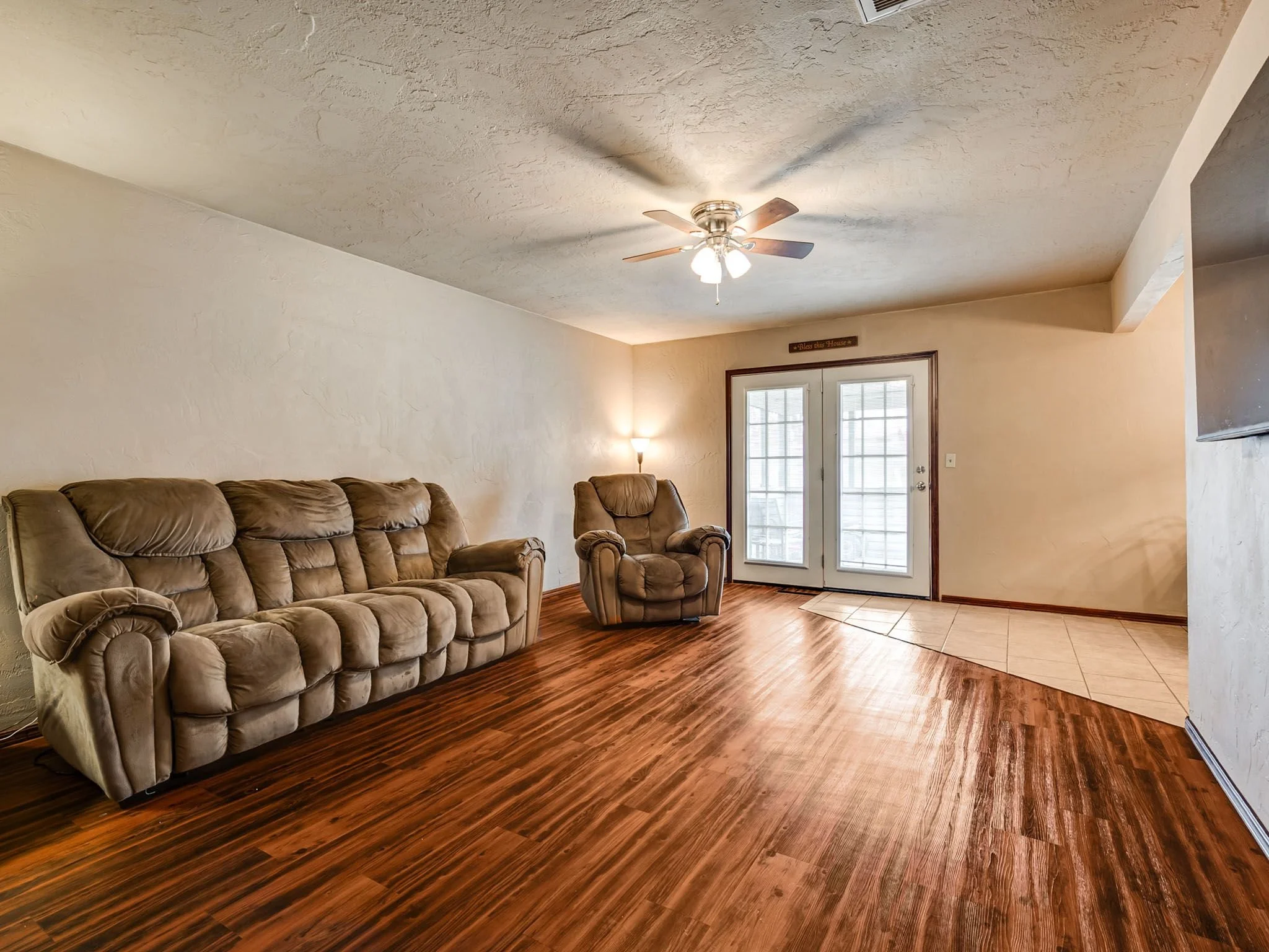 1509 W London St-8.jpg