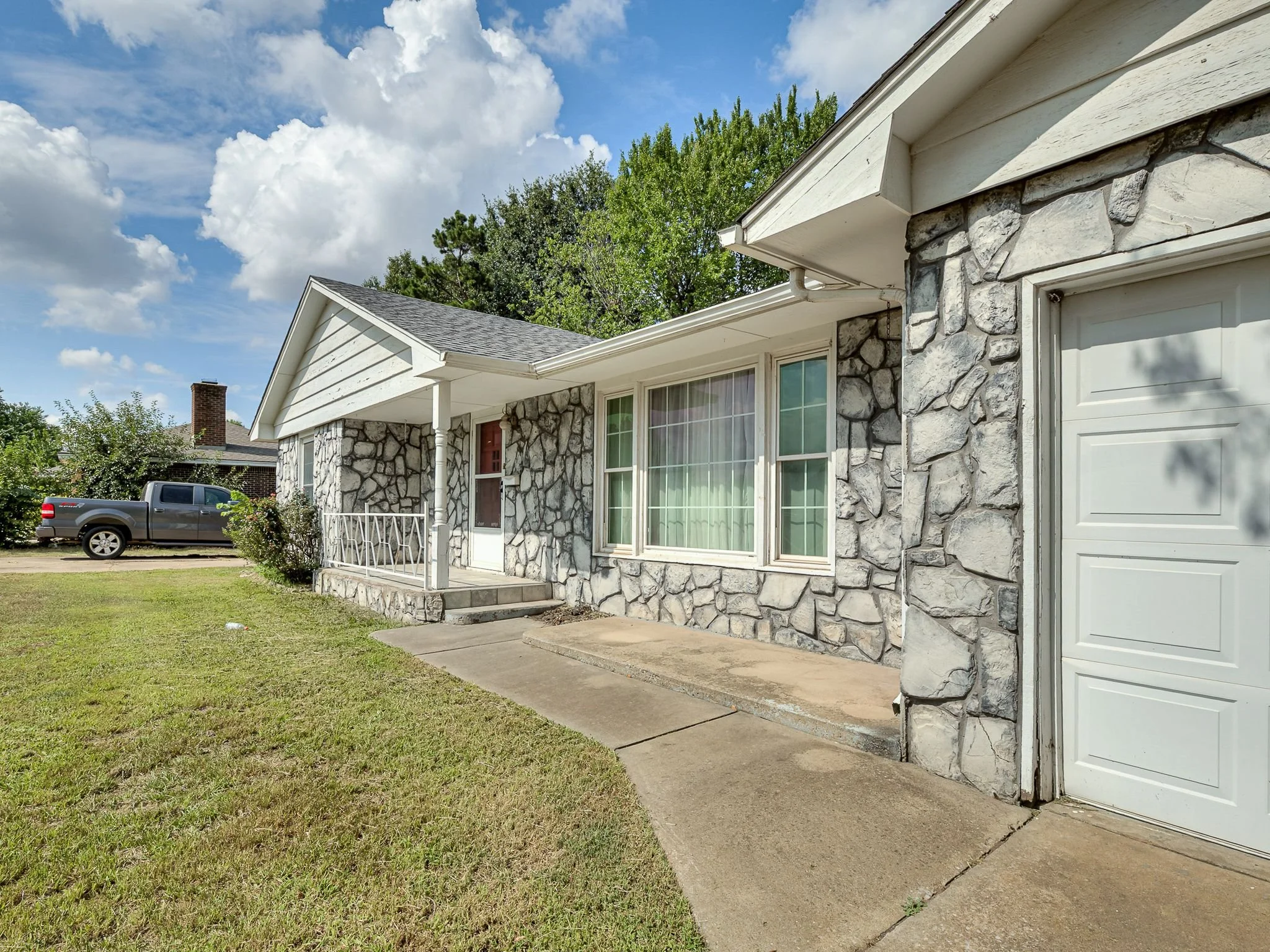 1100 S Reno Avenue-6.jpg