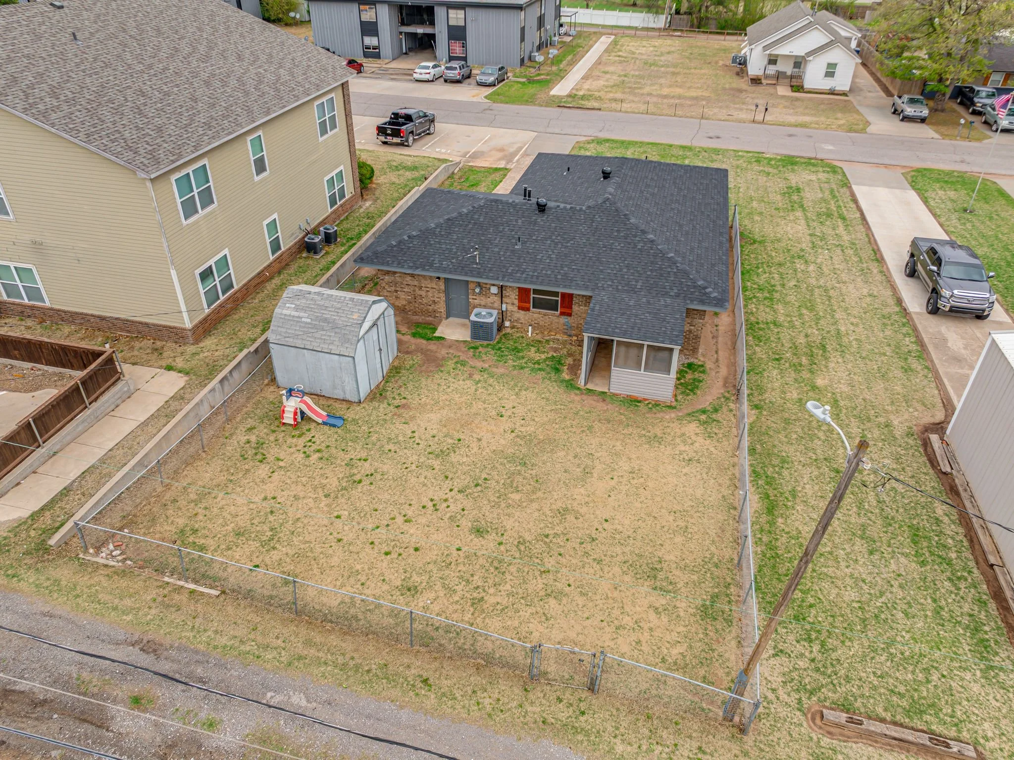 1509 W London St-41.jpg