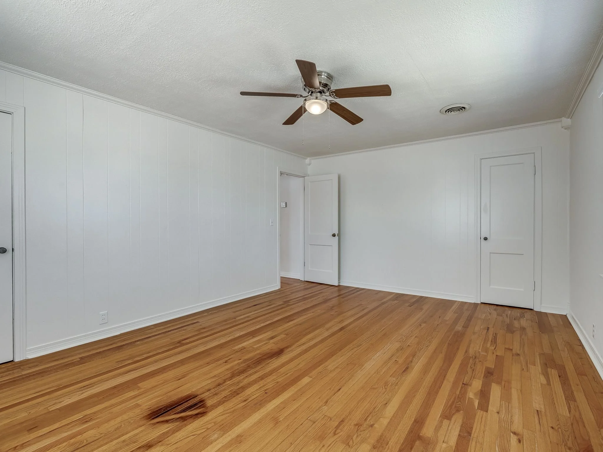 1103 W Wade St-56.jpg