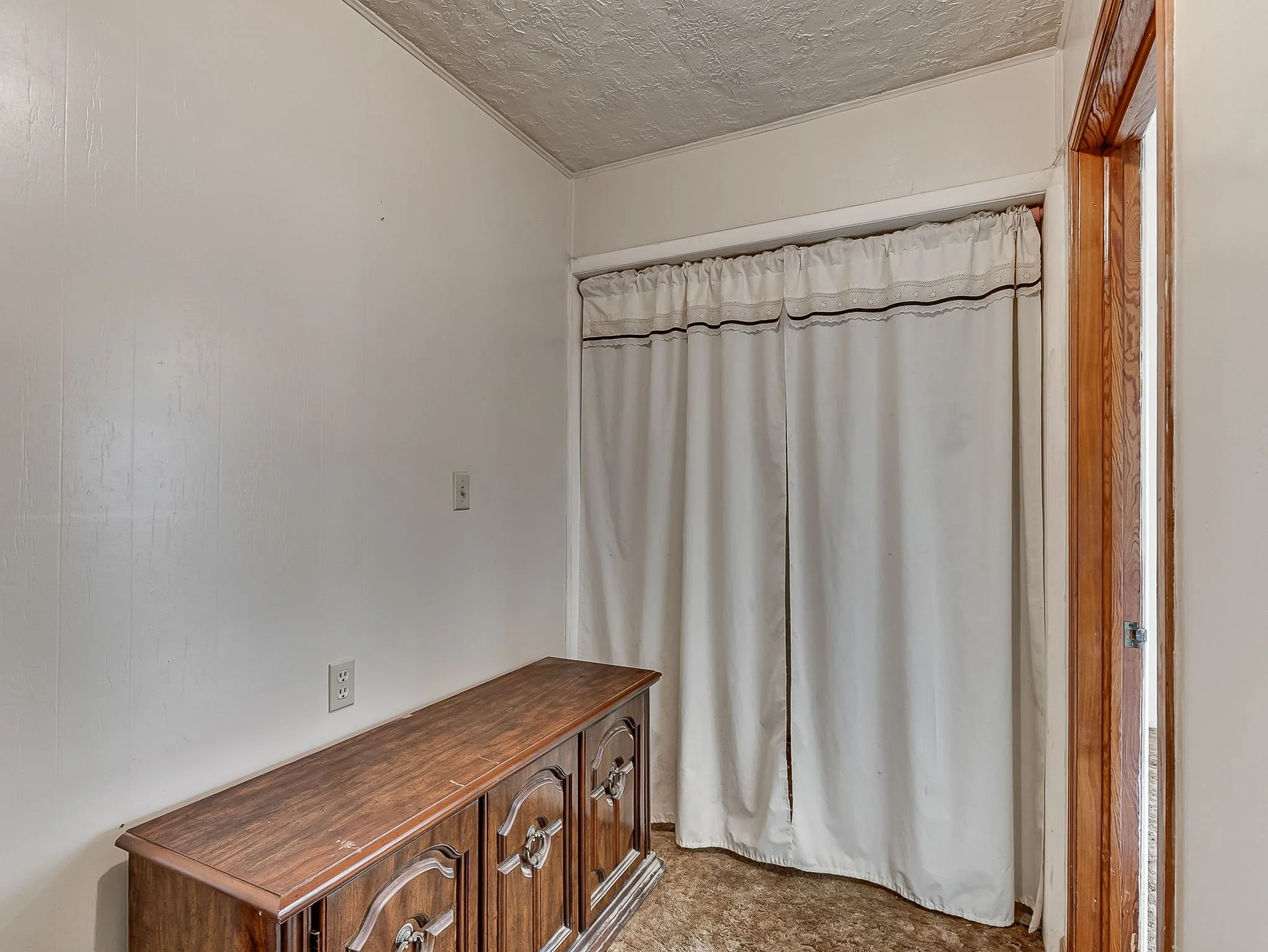 1100 S Reno Avenue-33.jpg