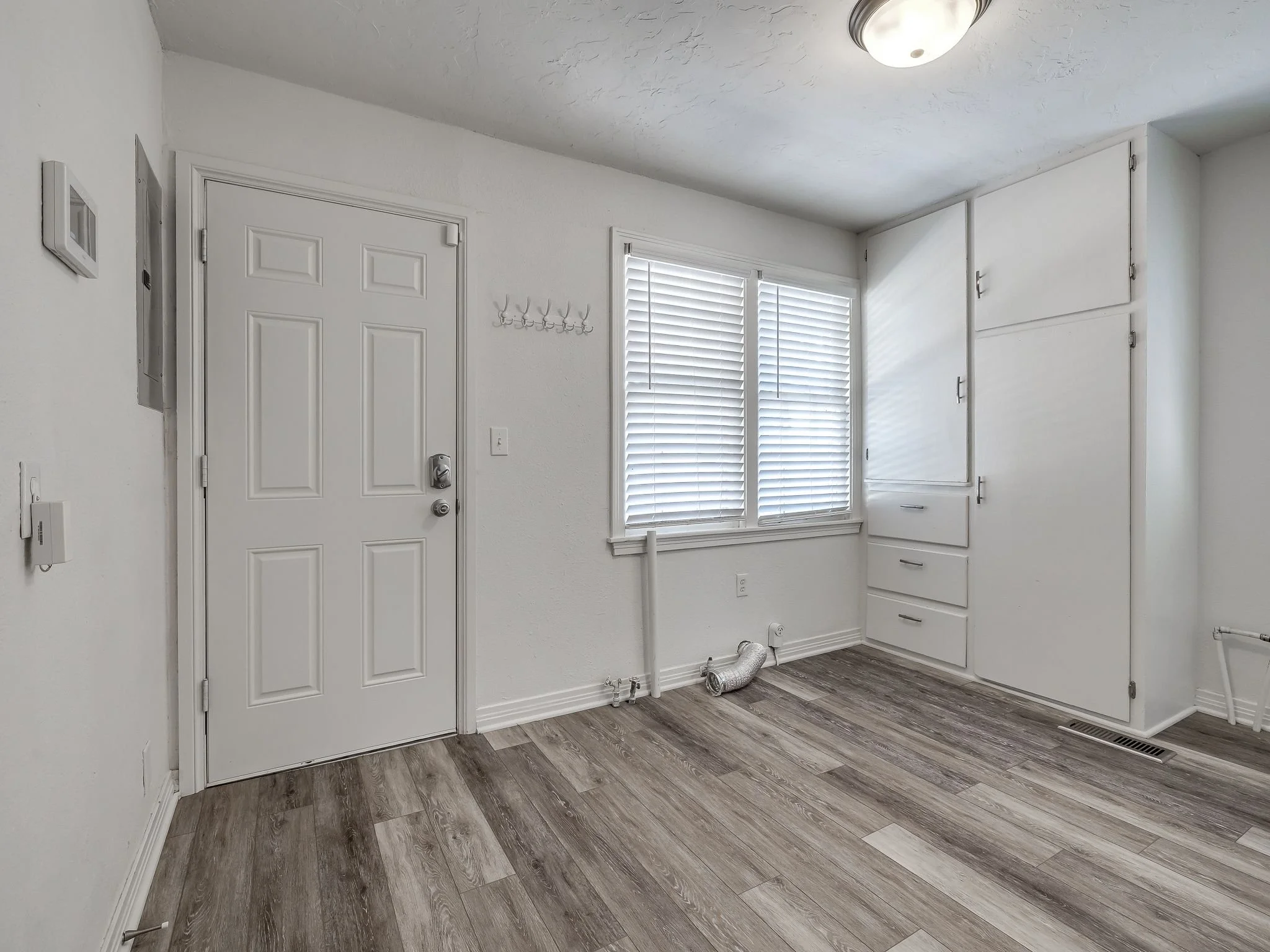 1103 W Wade St-40.jpg