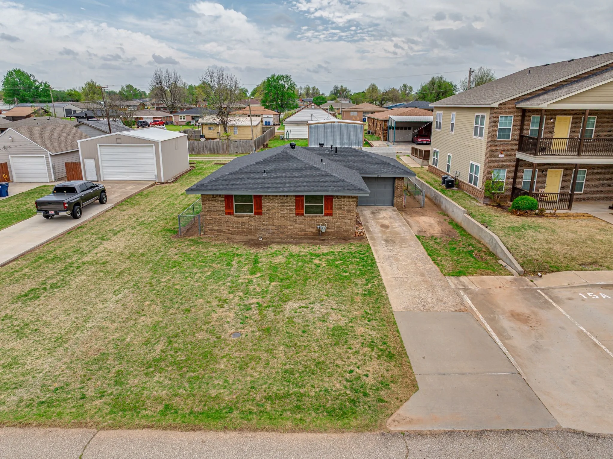 1509 W London St-40.jpg