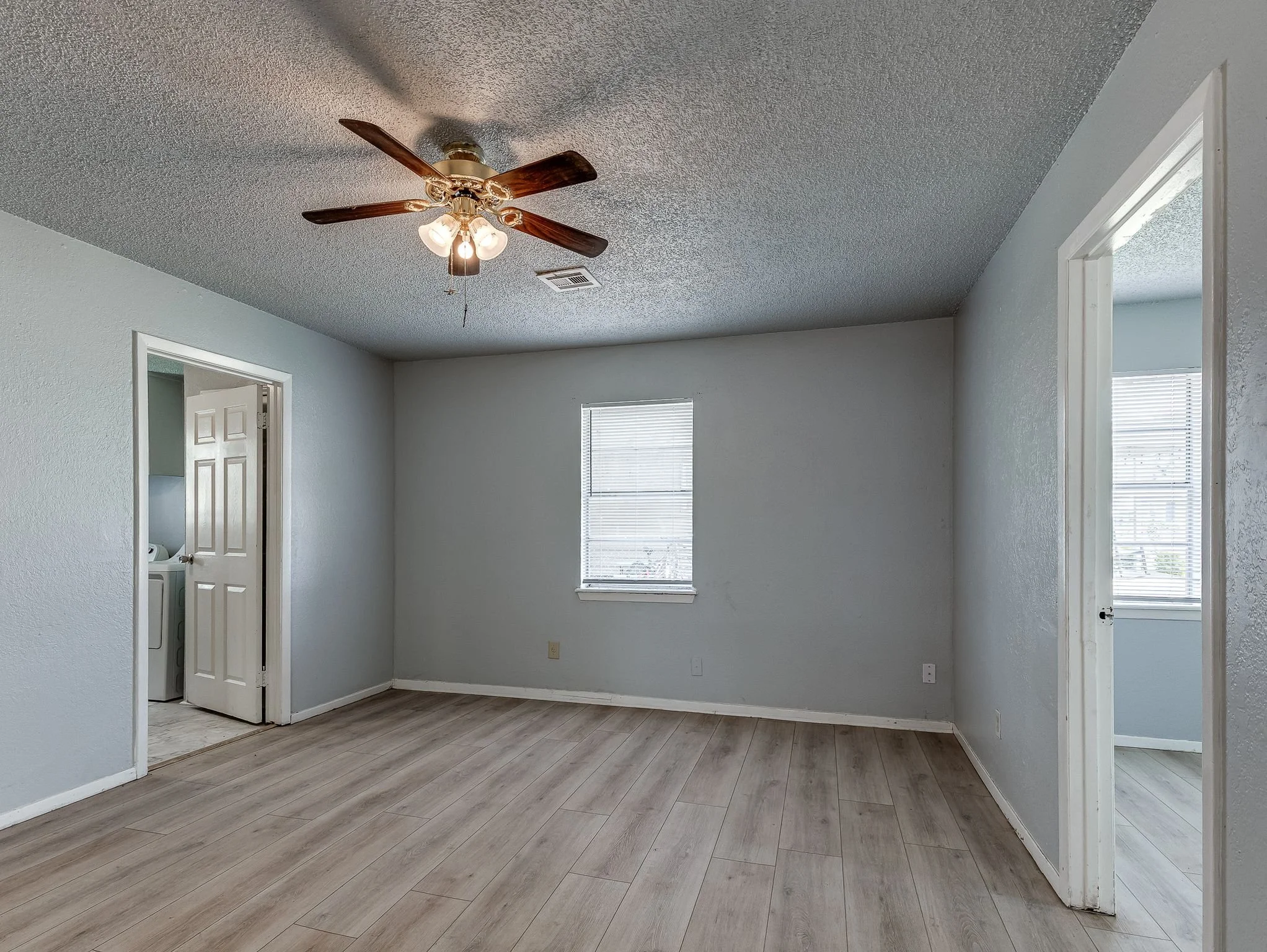 137 N O Avenue-20.jpg