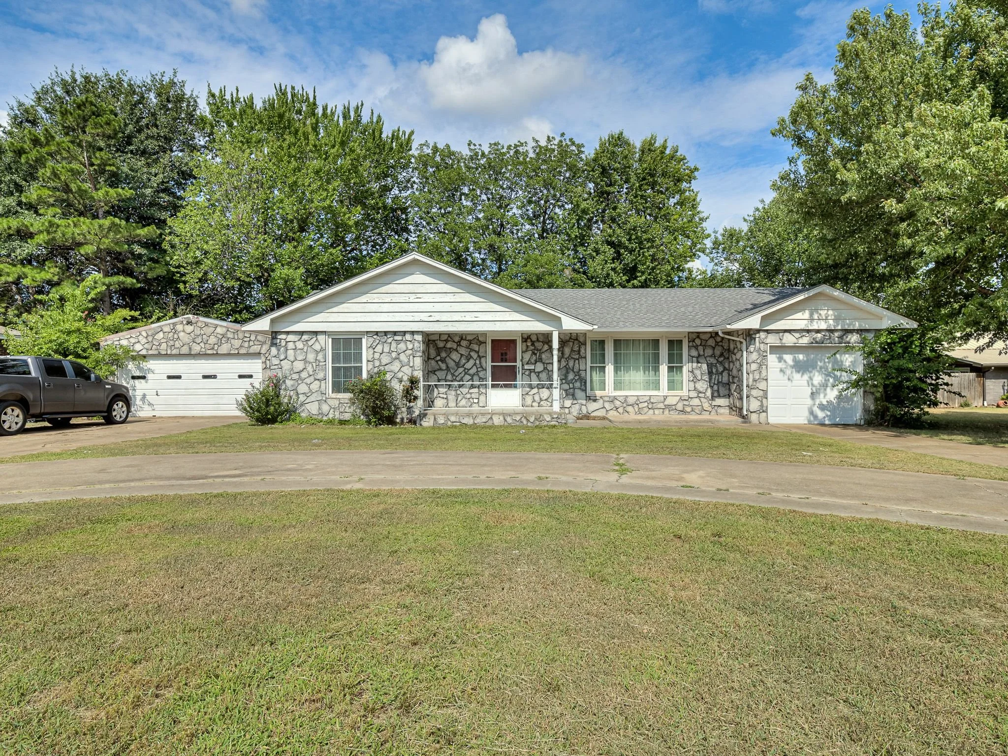 1100 S Reno Avenue-1.jpg