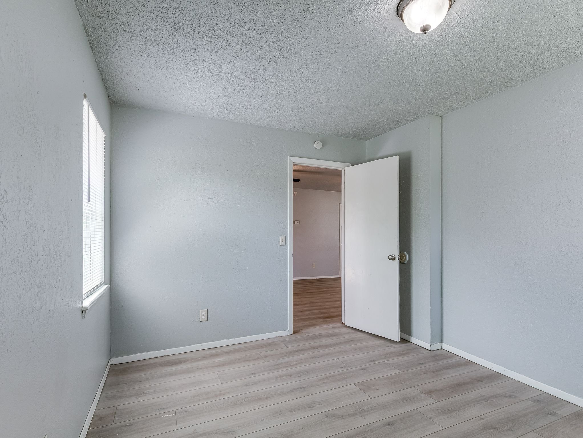 137 N O Avenue-32.jpg